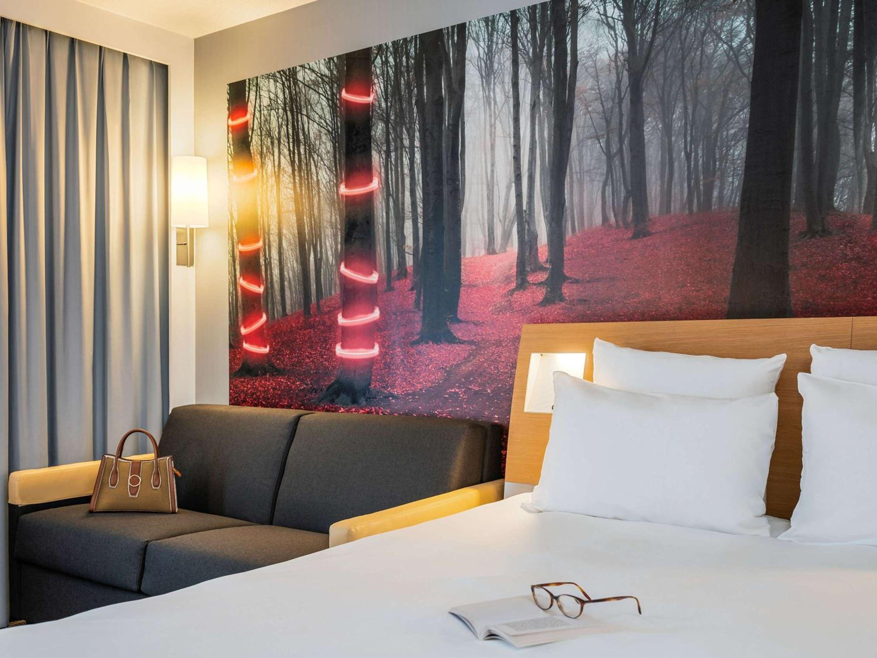 Executive Room with One Double Bed and One Single Sofa Bed - Photo 10