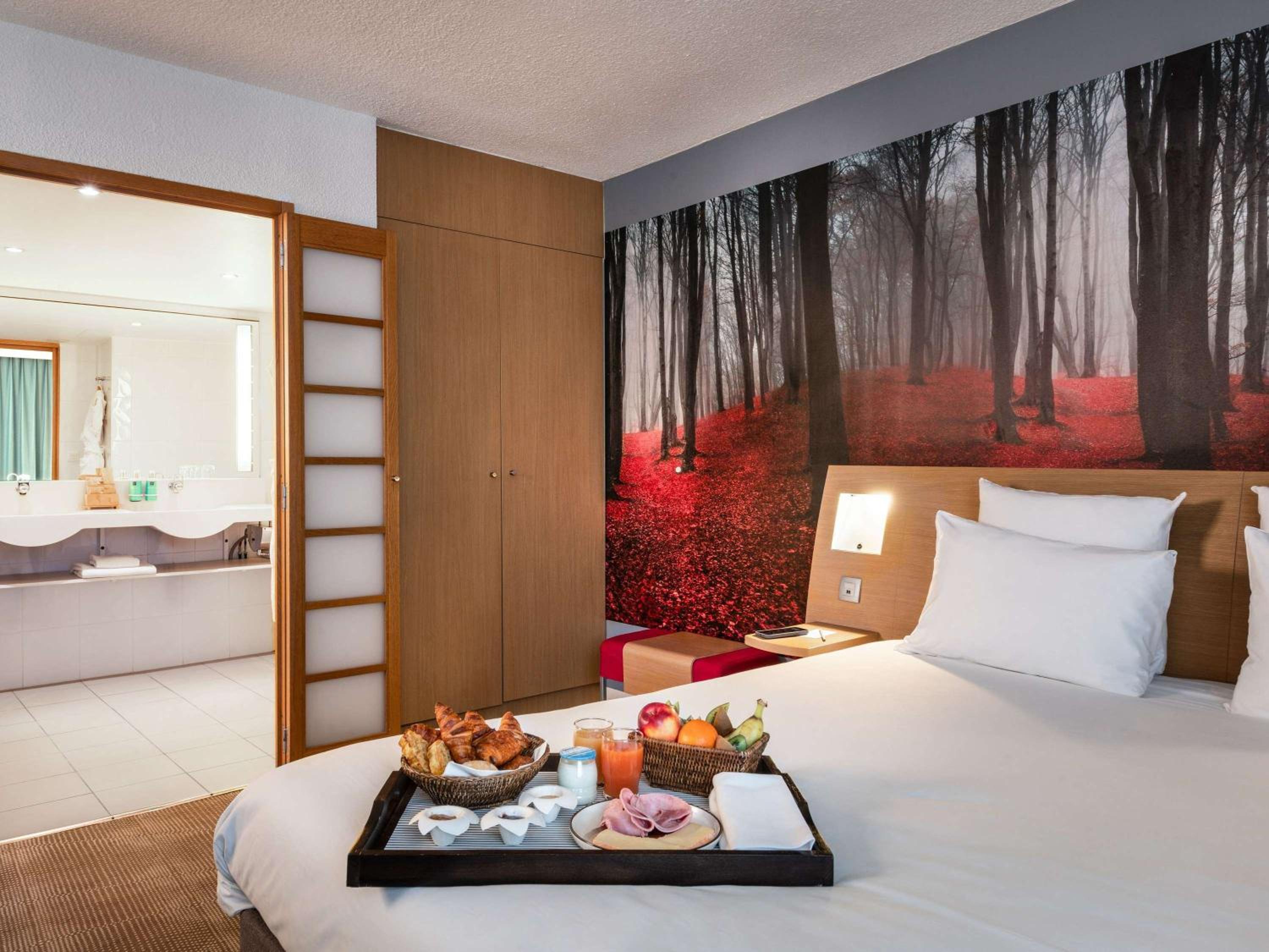 Suite with One Double Bed and Sofa Bed - Photo 5