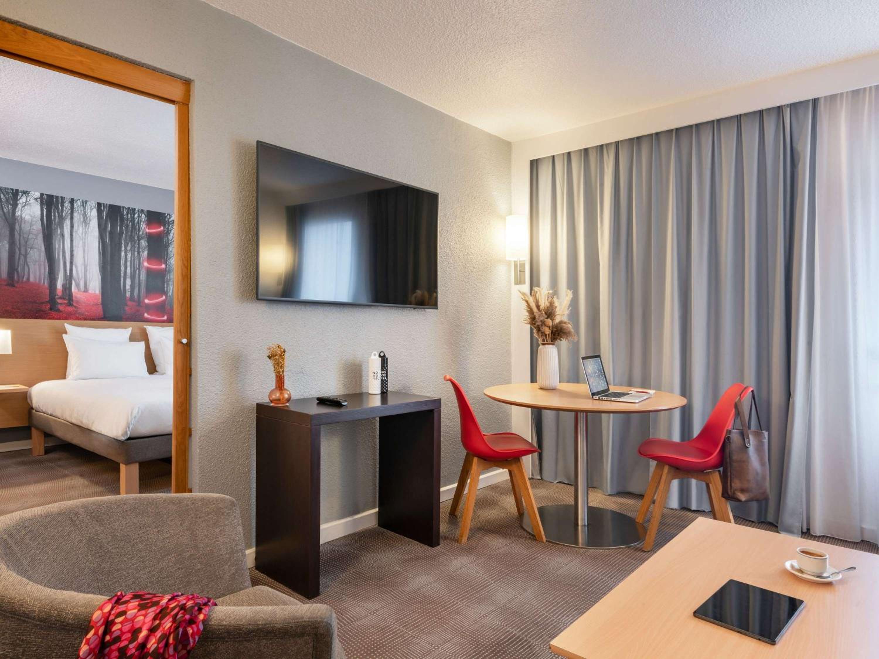 Suite with One Double Bed and Sofa Bed - Photo 6