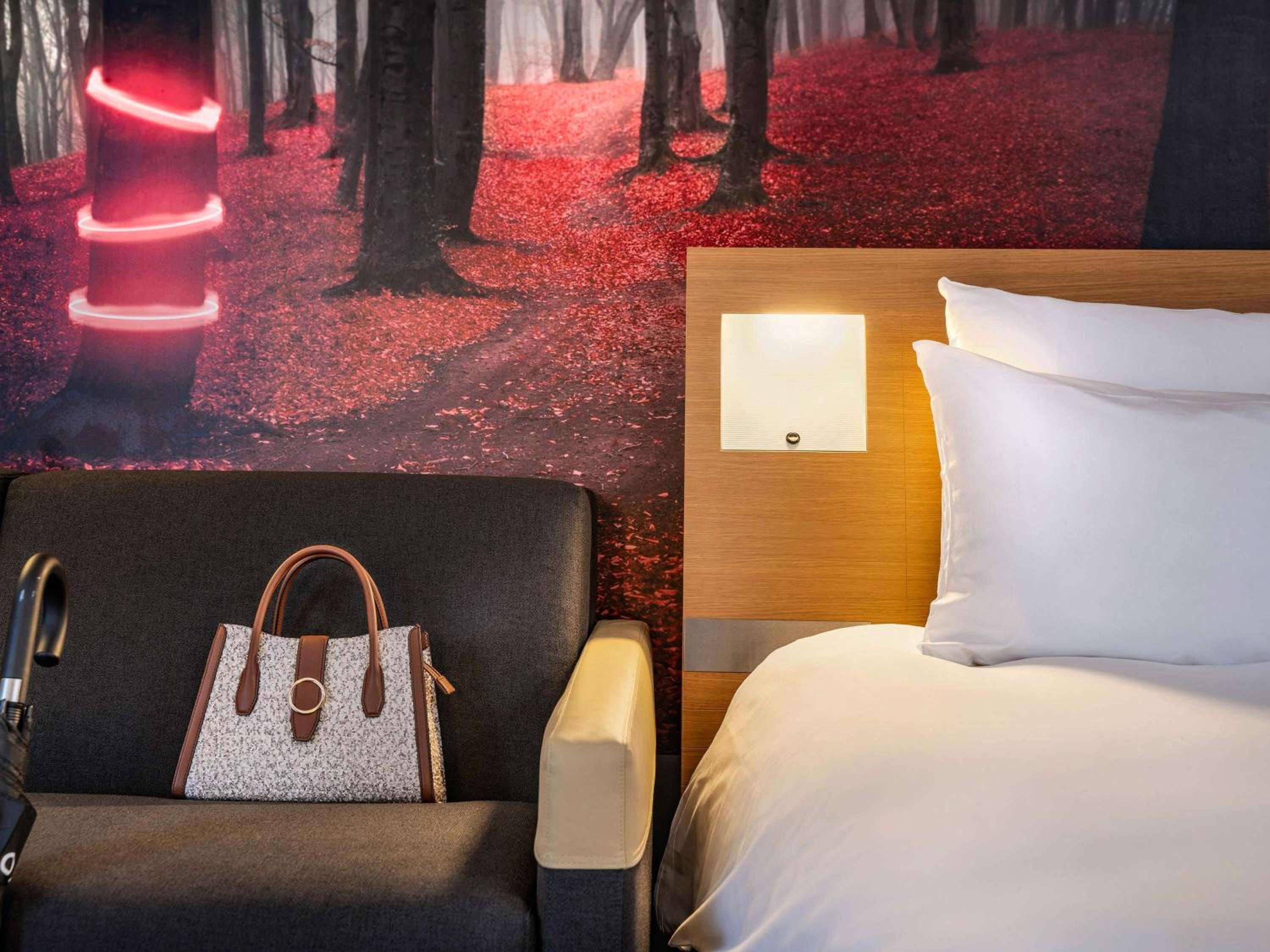 Executive Room with One Double Bed and One Single Sofa Bed - Photo 14