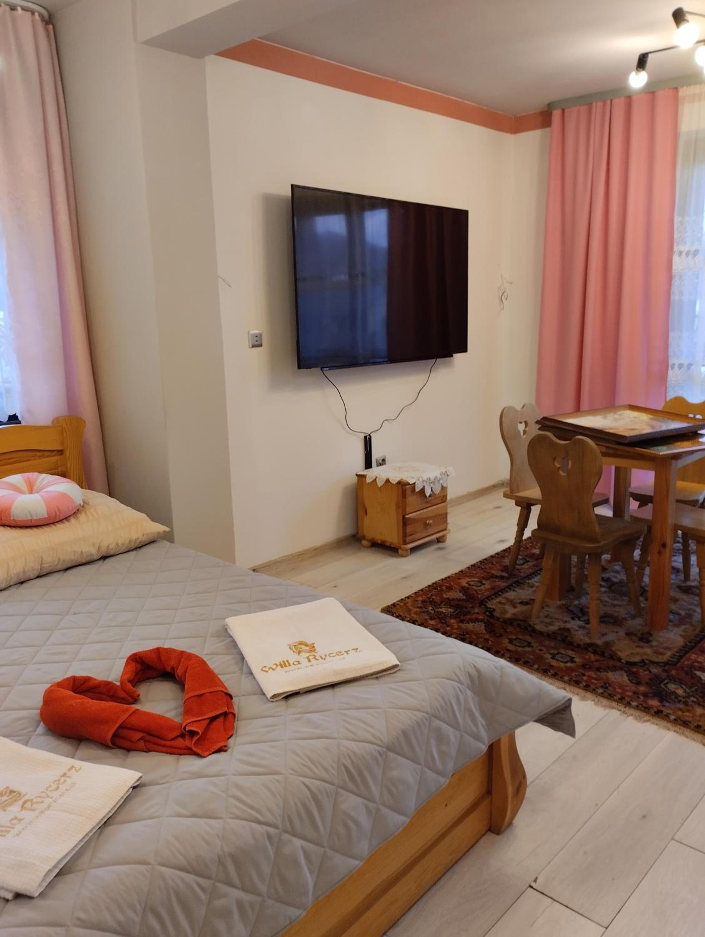 Apartment with Terrace - Photo 1