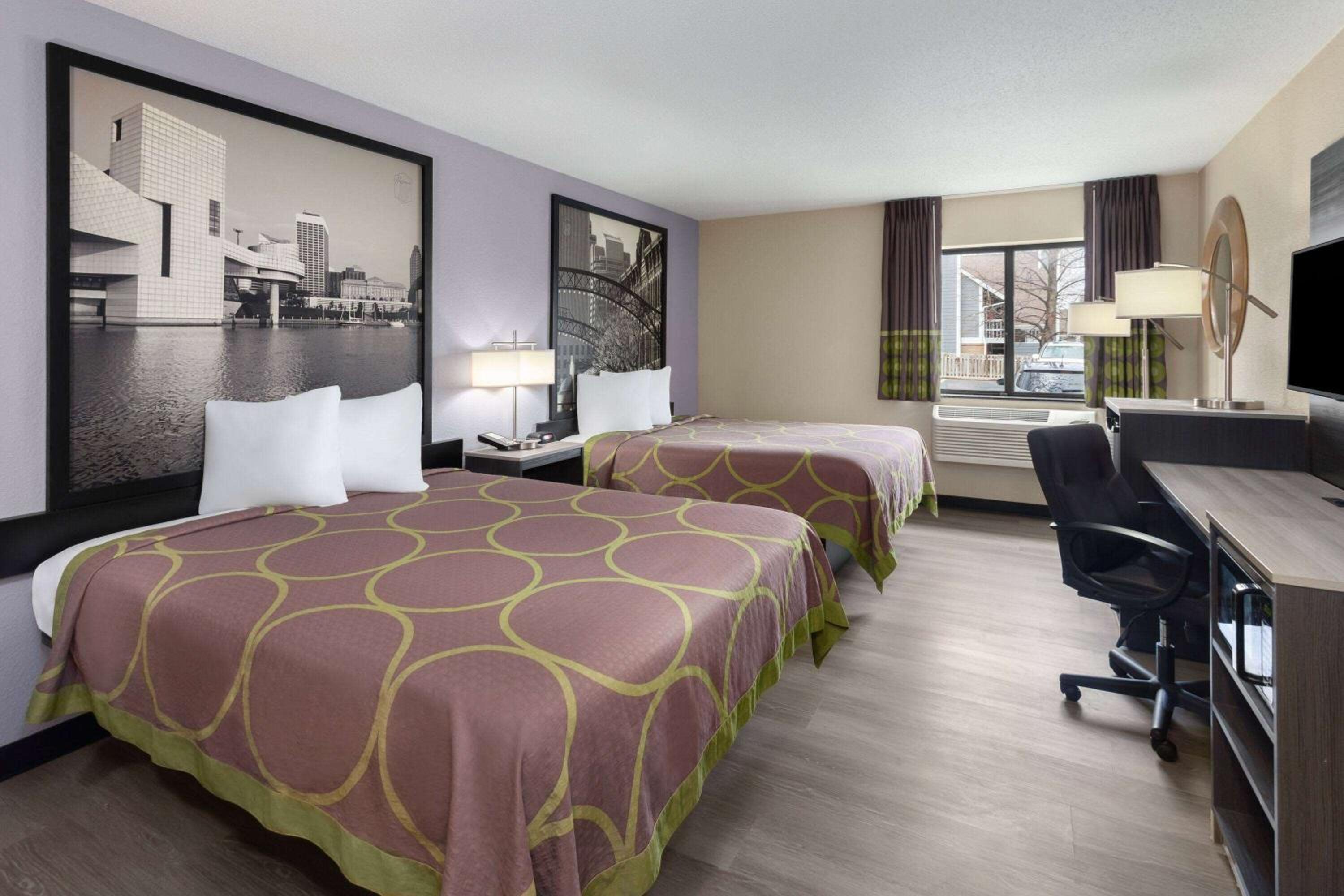 Queen Room with Two Queen Beds - Non-Smoking photo 1