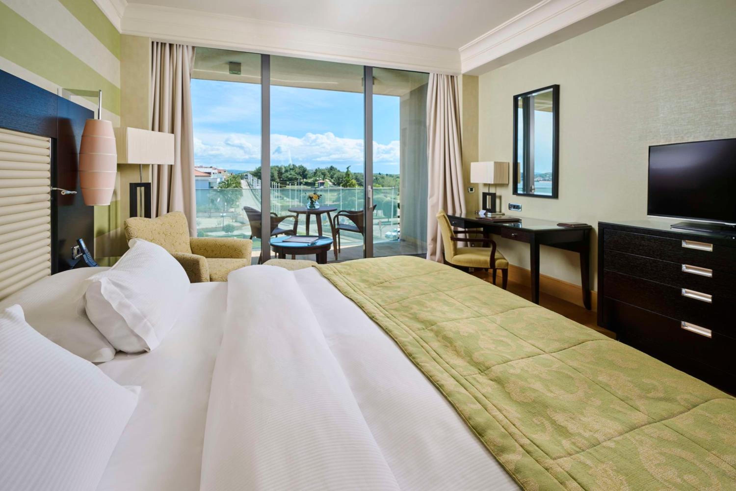 Premium Seaside View Room