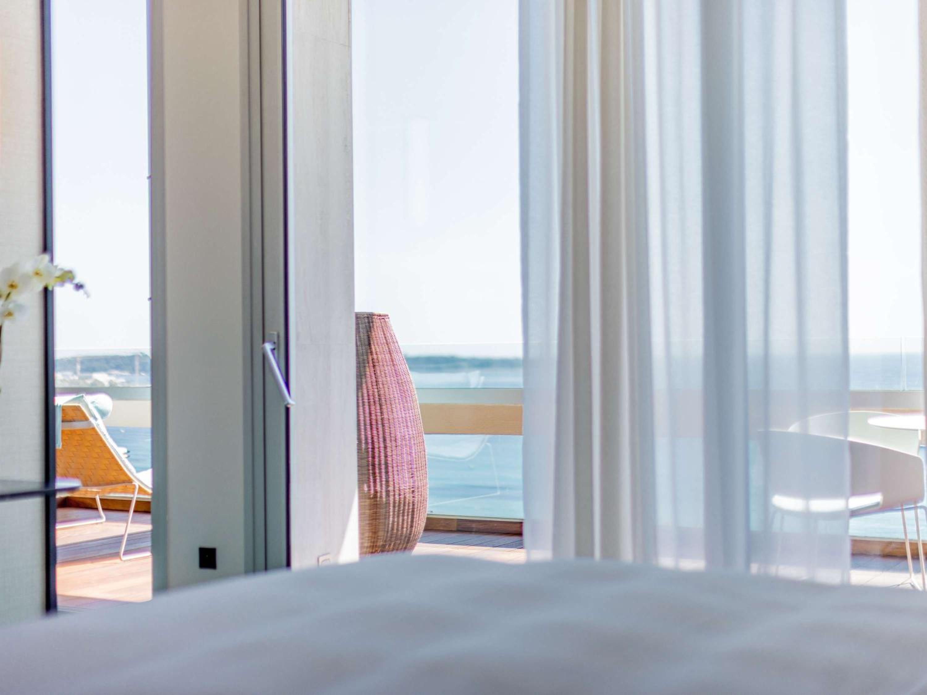 Signature Suite with Terrace and Sea View - Photo 3