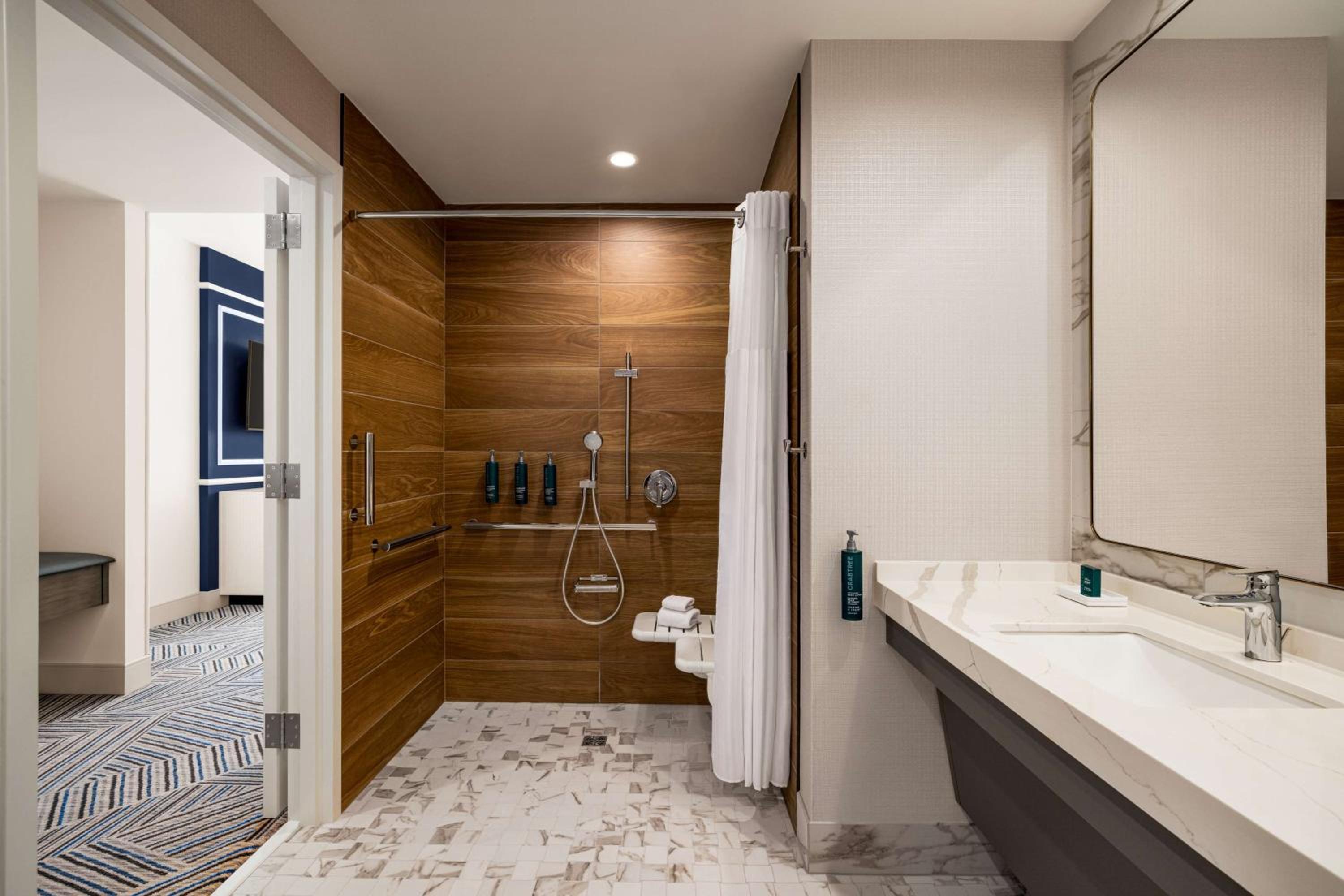 Queen Room with Two Queen Beds and Roll-In Shower - Mobility Accessible - Photo 4