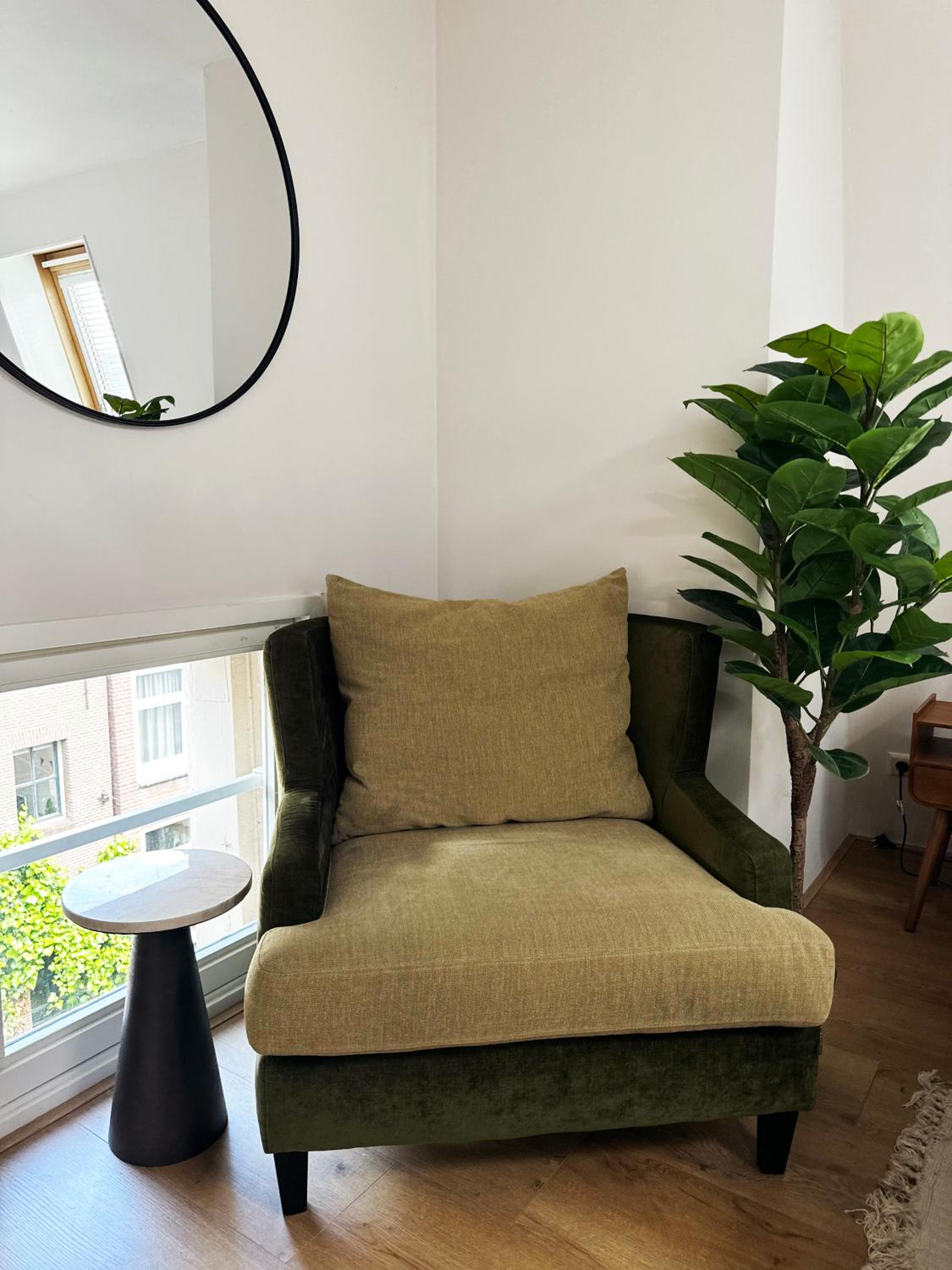 Apartment with Balcony photo 3