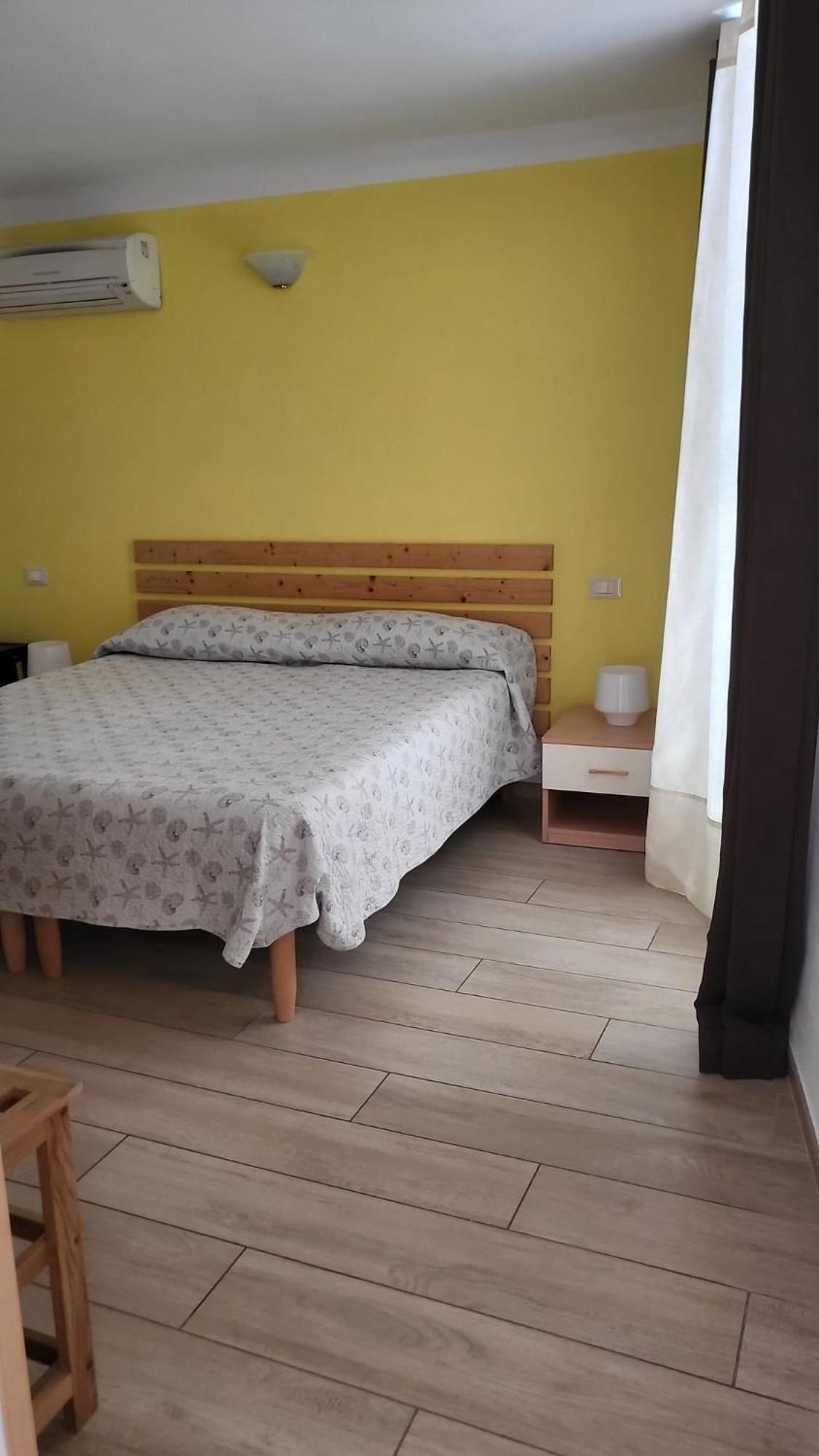 Large Double Room photo 3