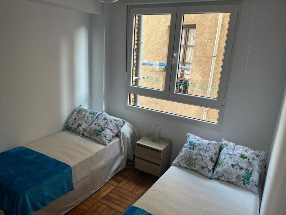 Three-Bedroom Apartment photo 2