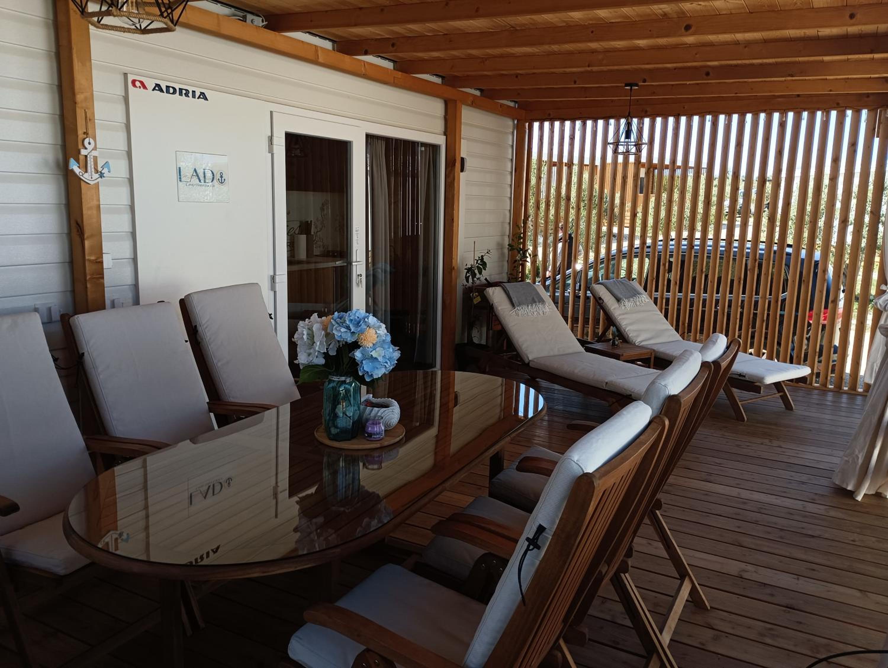 Mobile Home photo 3