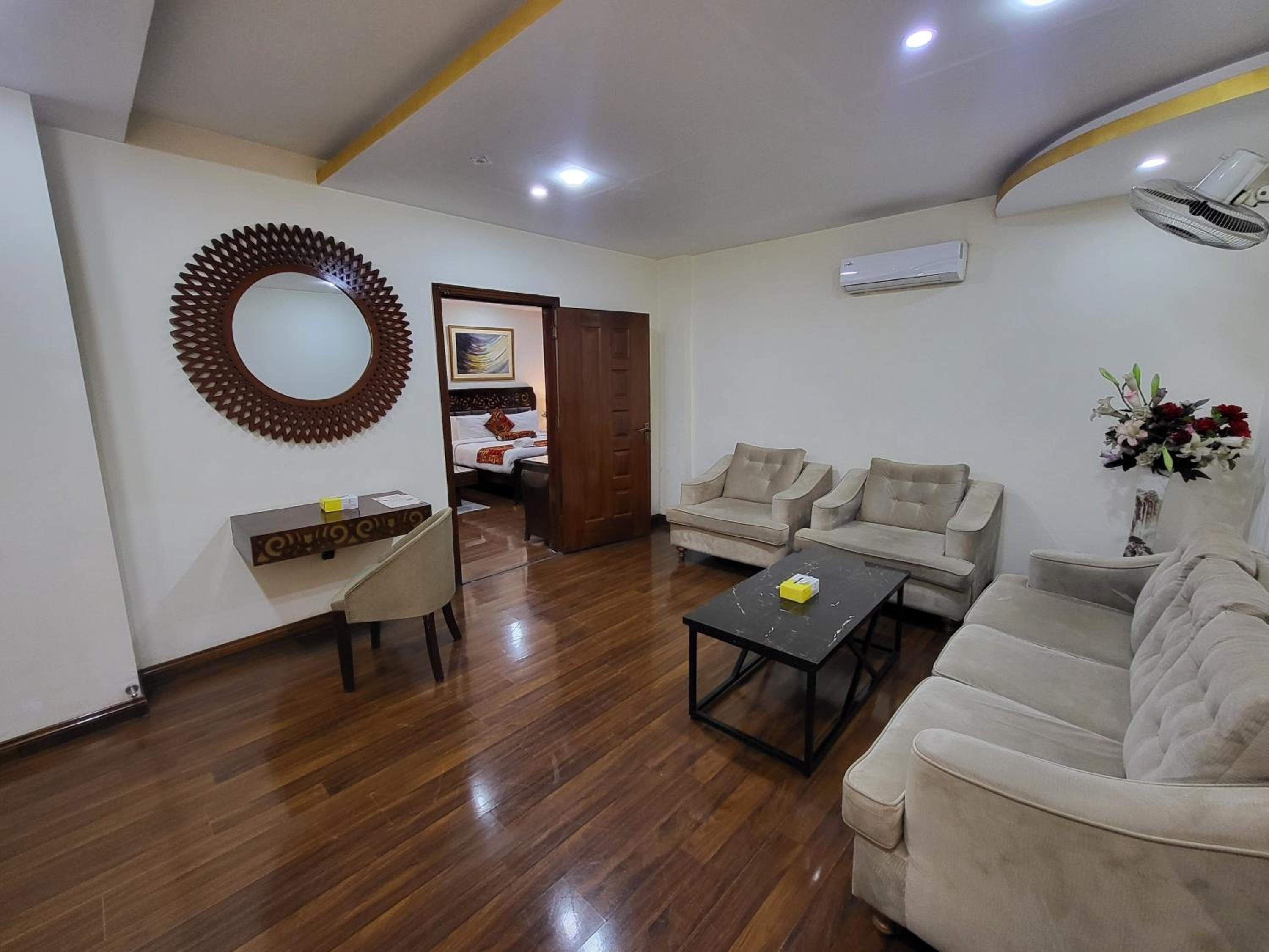 One-Bedroom Suite photo 2