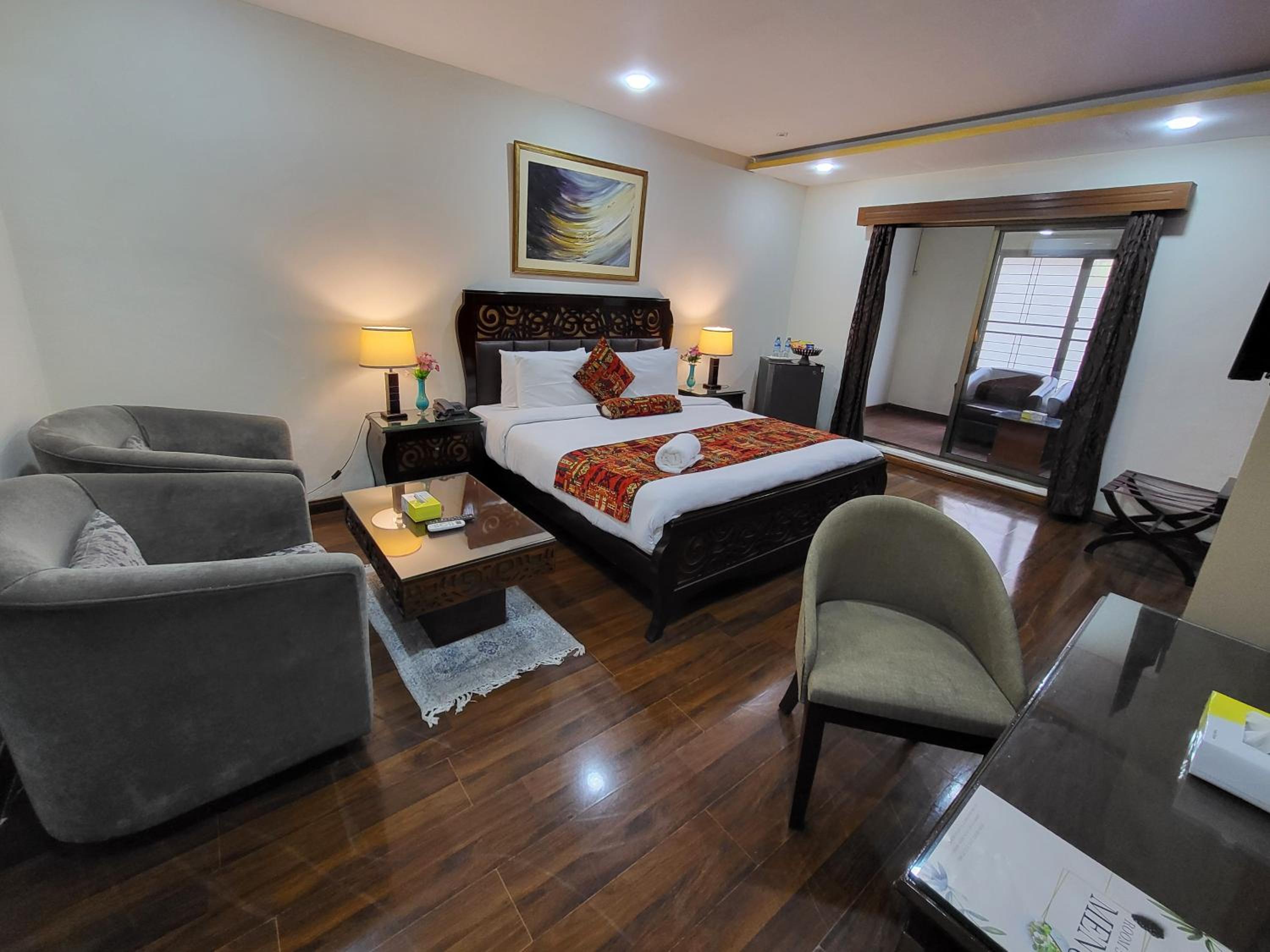 One-Bedroom Suite photo 1