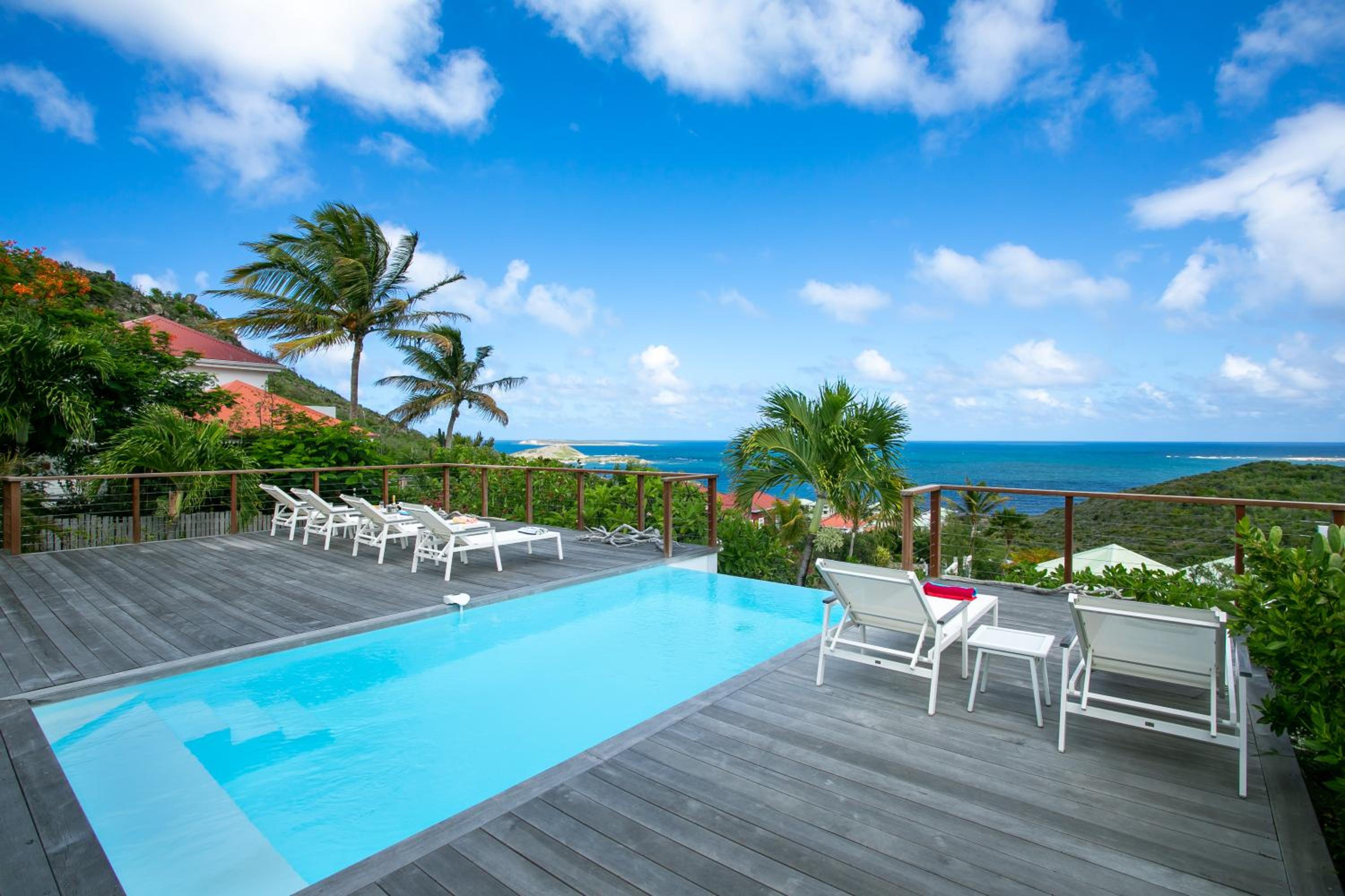 Three-Bedroom Villa photo 2