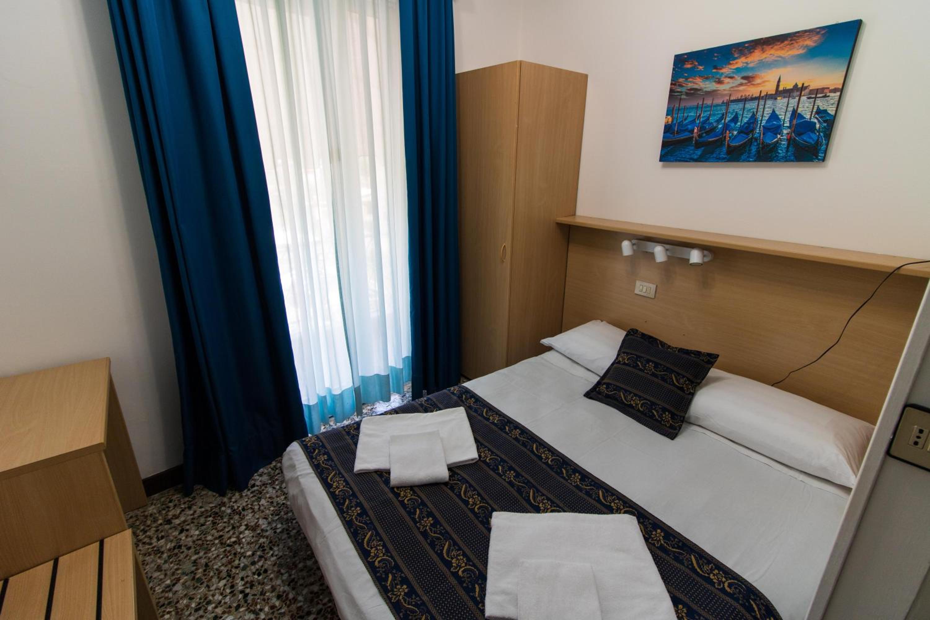 Economy Double Room photo 1
