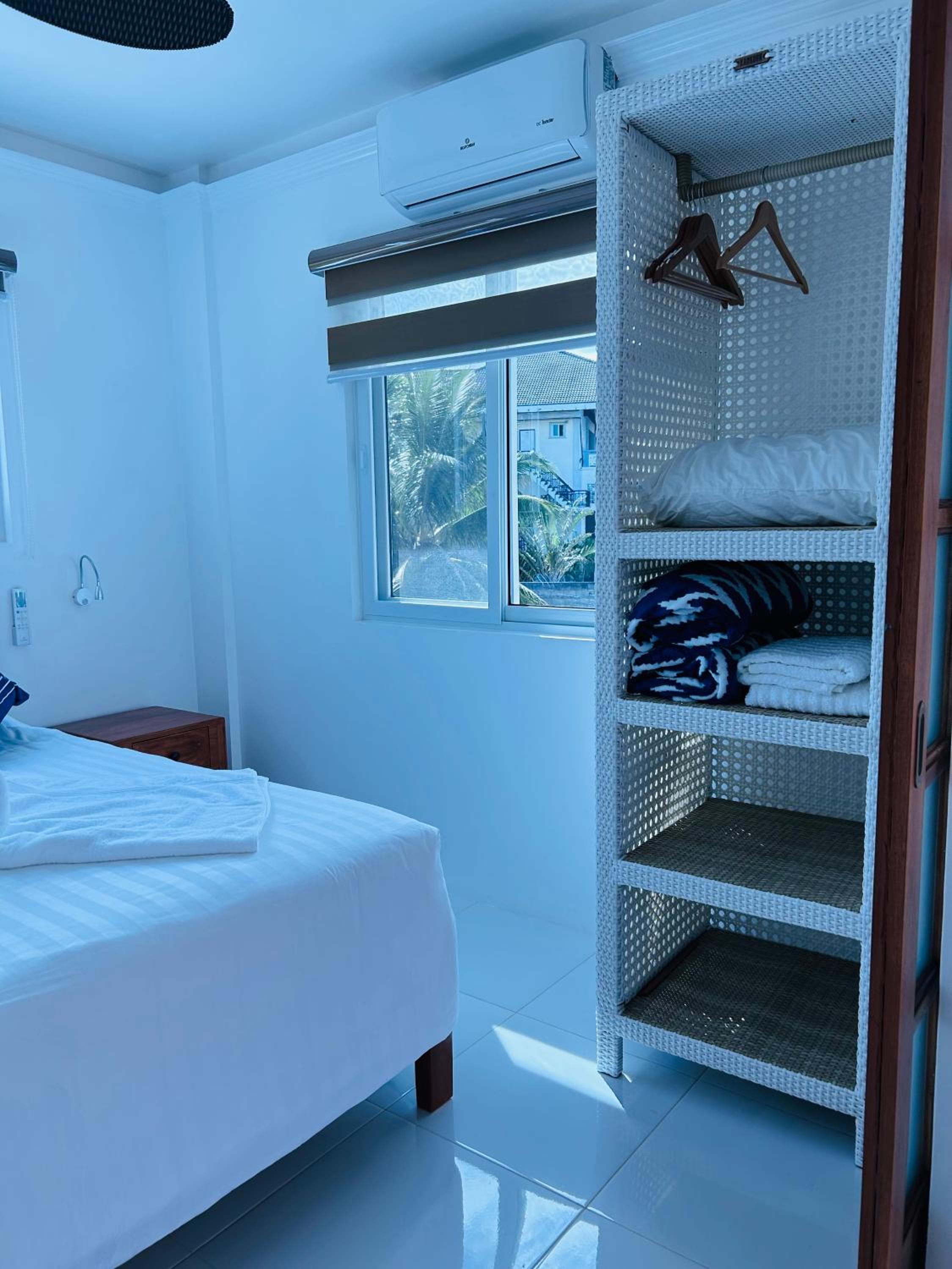 Villa with Sea View - Photo 14