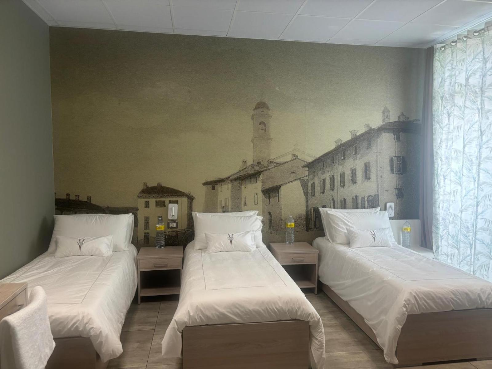 Triple Room with Private Bathroom photo 1