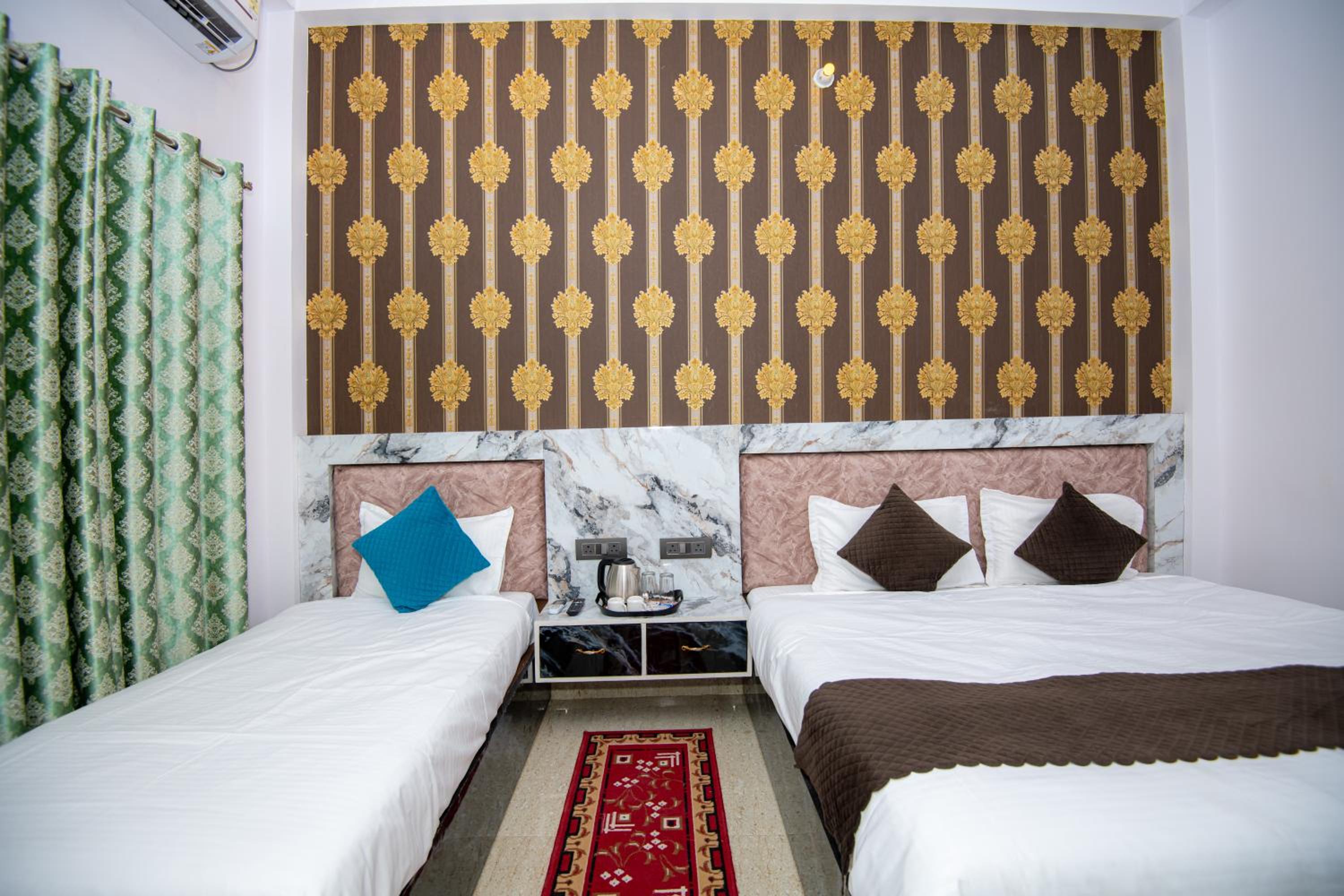 Luxury Triple Room photo 2