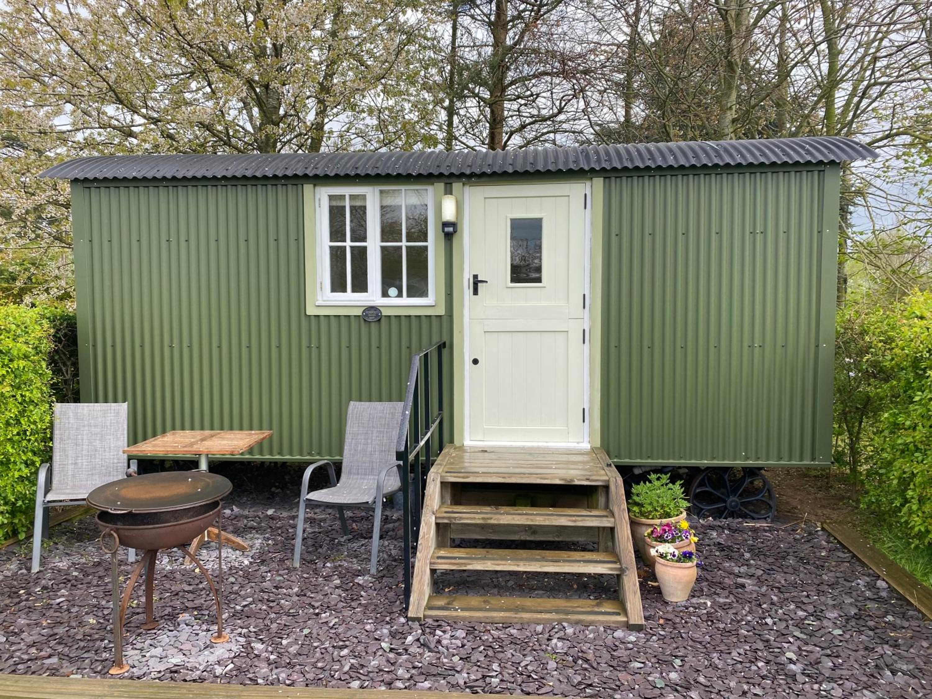 Hut photo 2