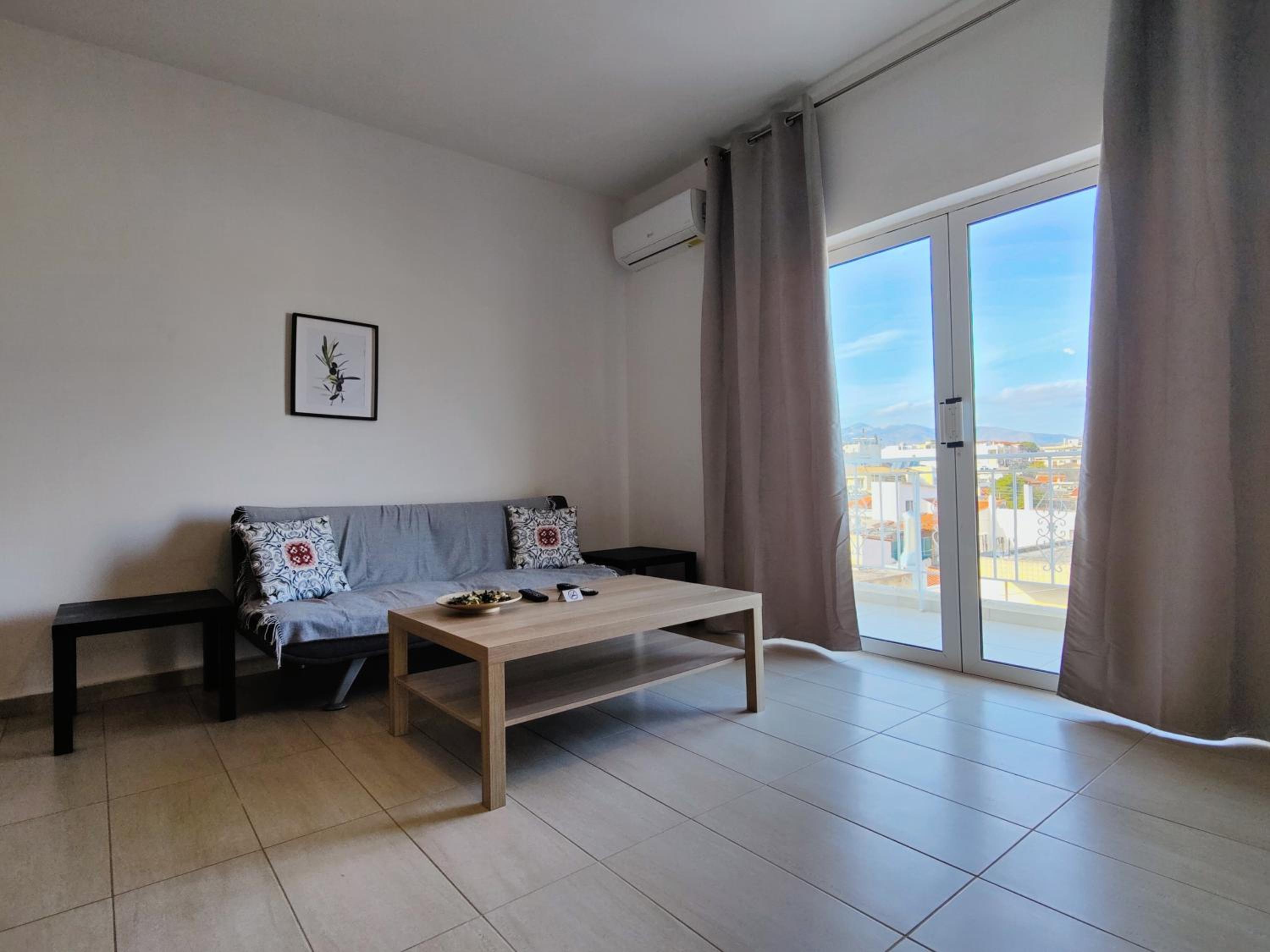One-Bedroom Apartment photo 1