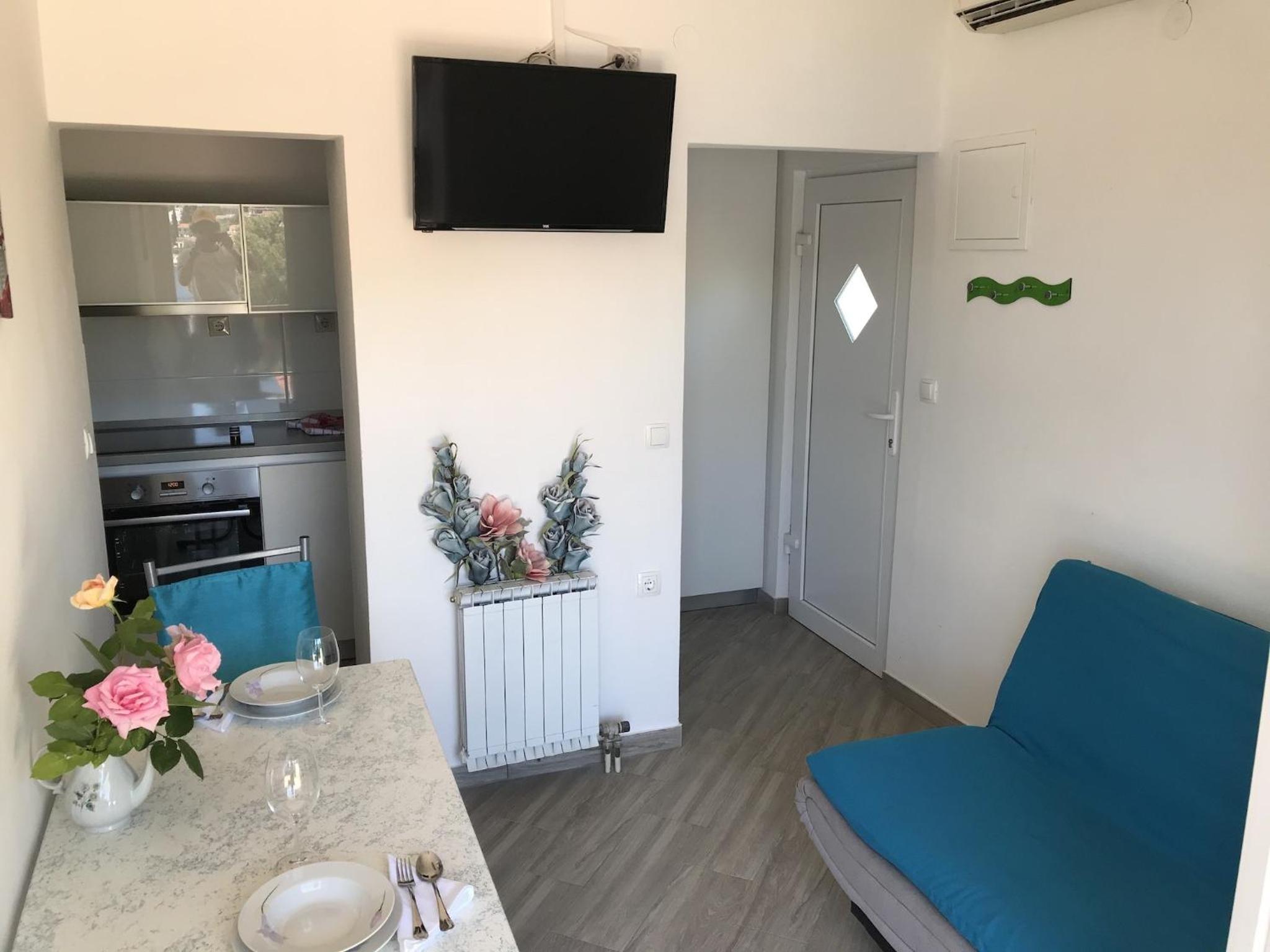 One Bedroom Apartment with Balcony and Sea View