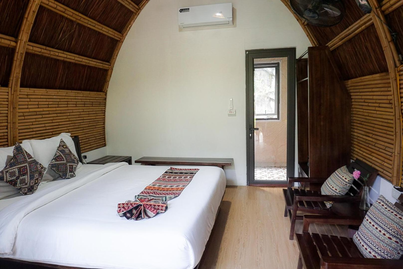 Deluxe Bungalow with Garden View