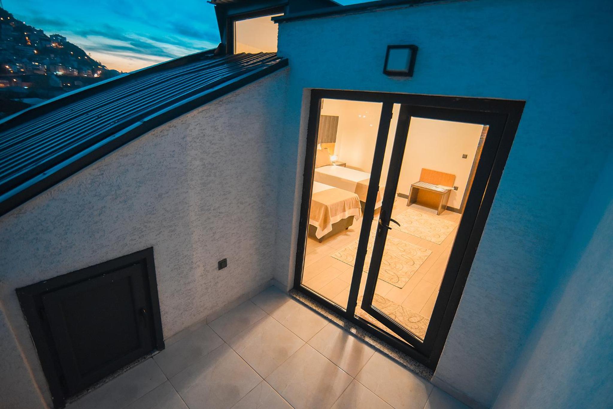 Quadruple Room with Balcony photo 3