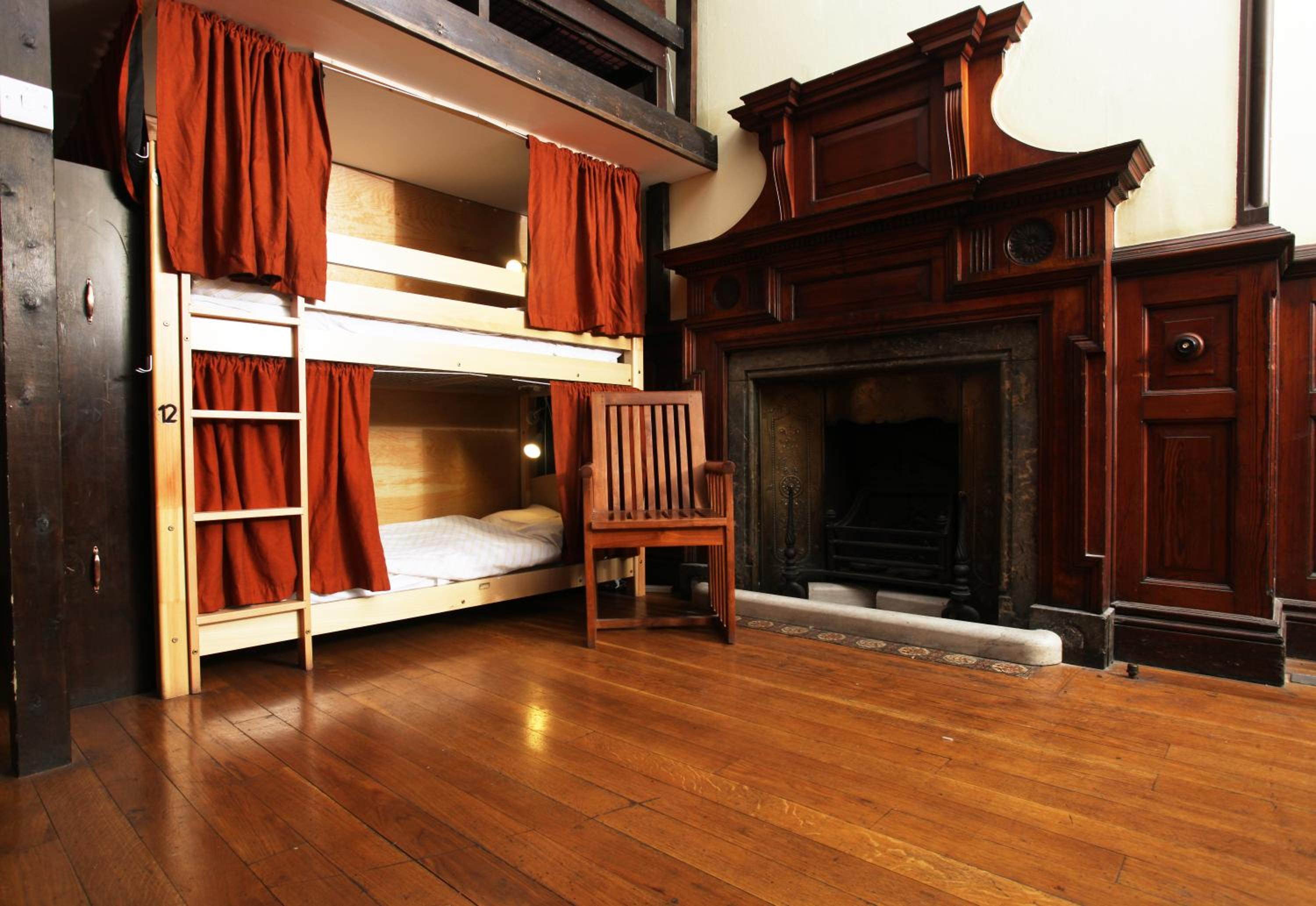 Bed in 18-Bed Mixed Dormitory Room photo 1