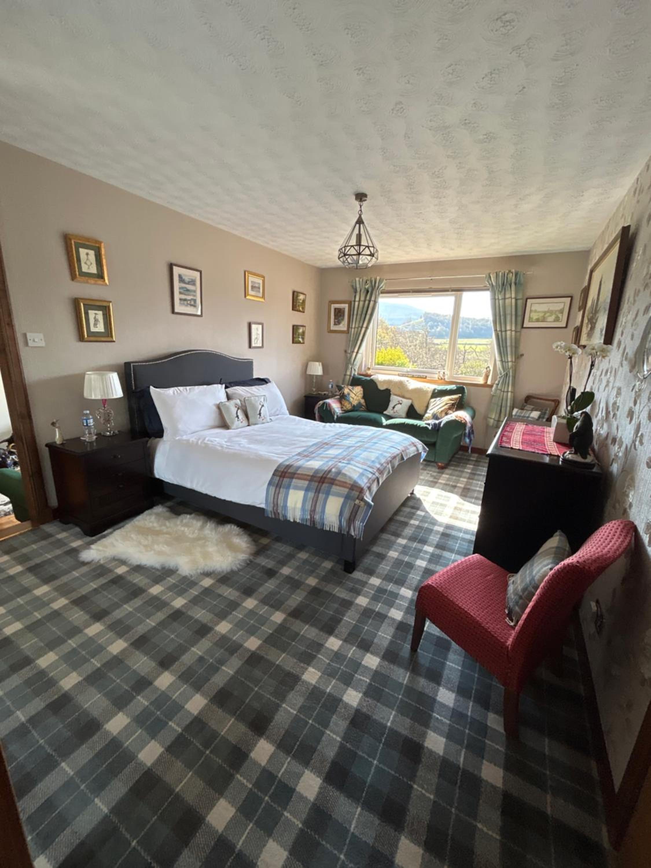 One-Bedroom Apartment - Photo 39