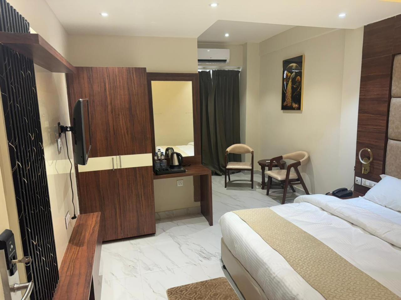 Deluxe Room - Photo 4