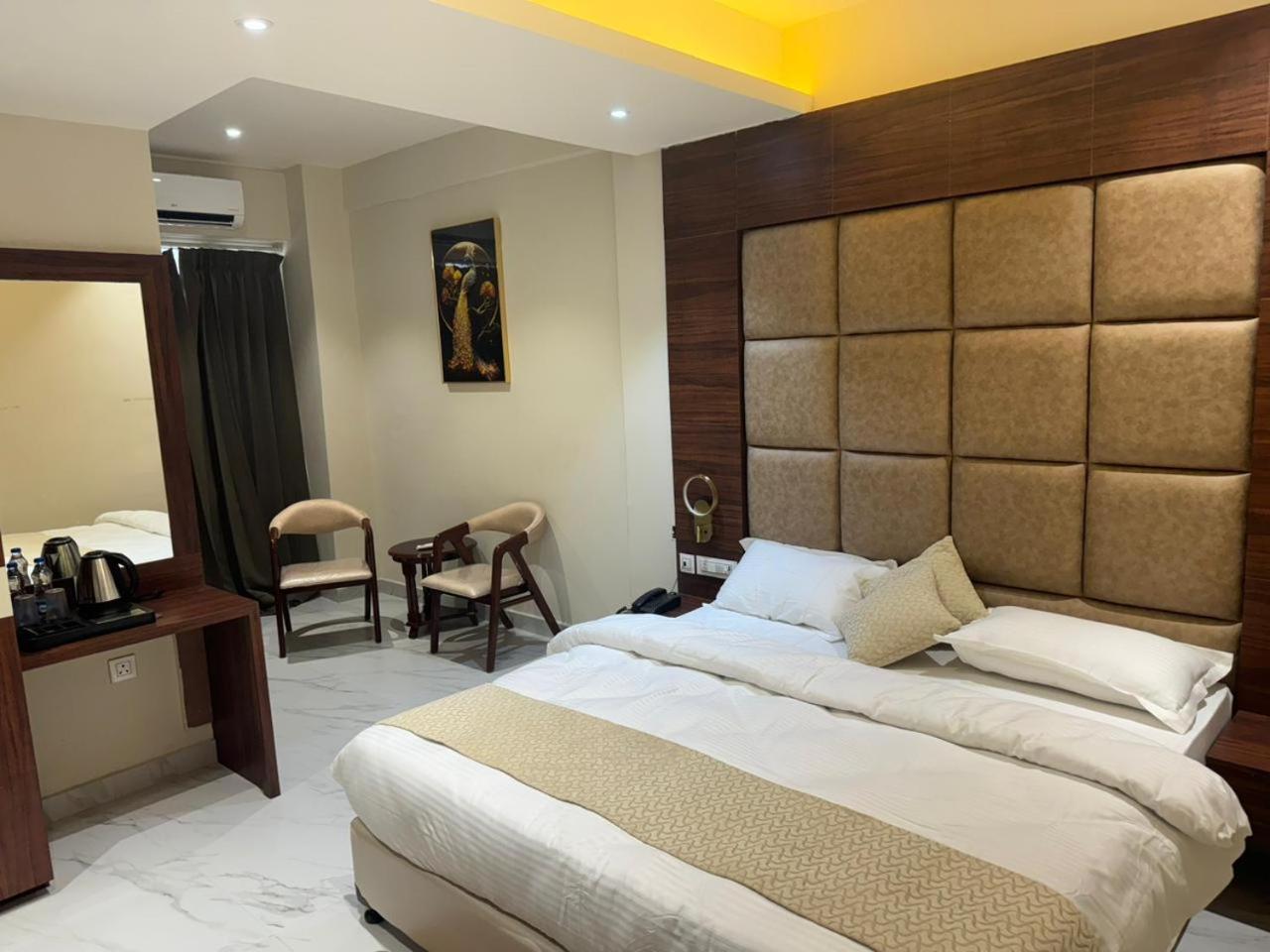 Deluxe Room - Photo 2