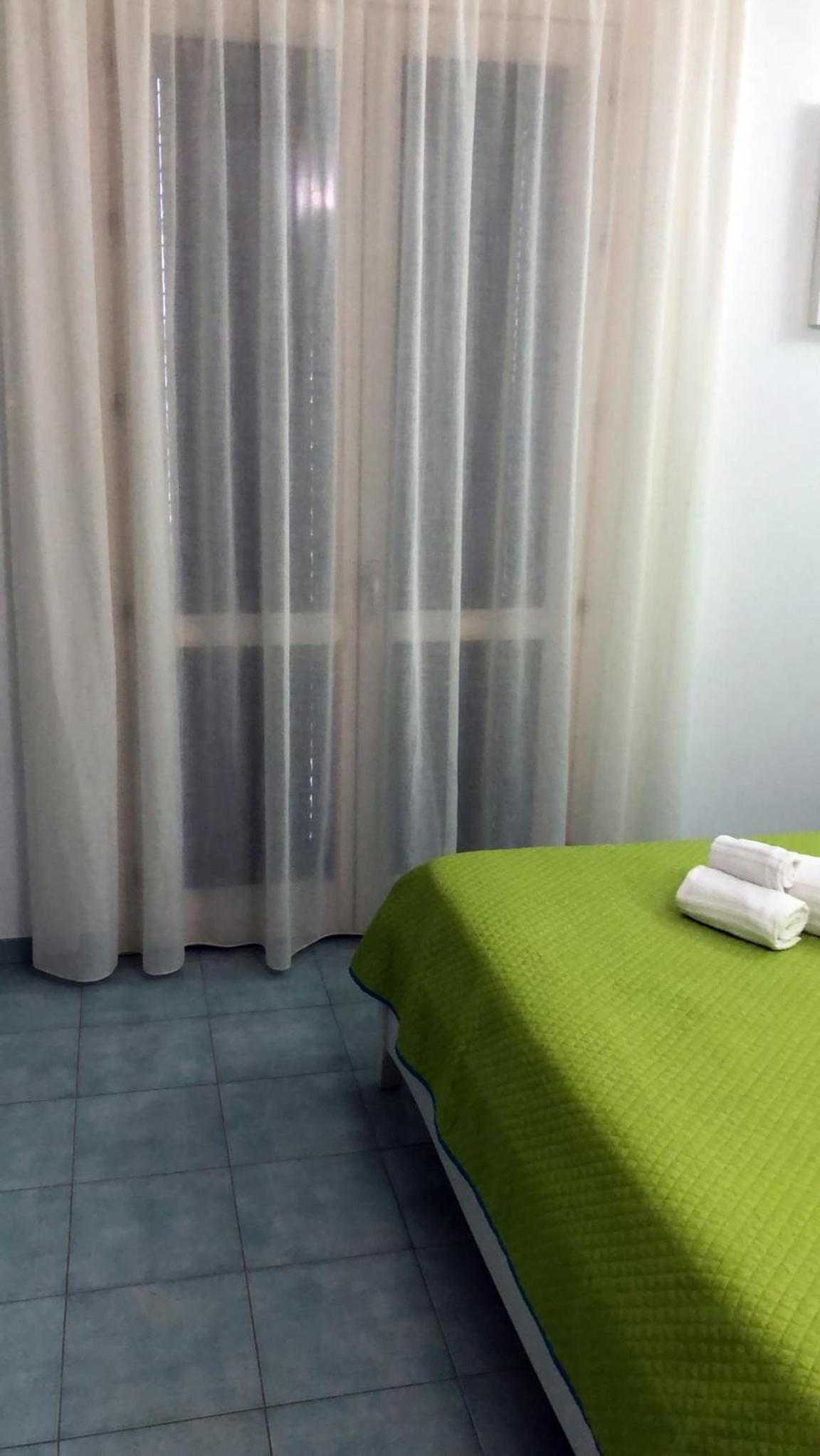 Double Room with Garden View - Photo 8