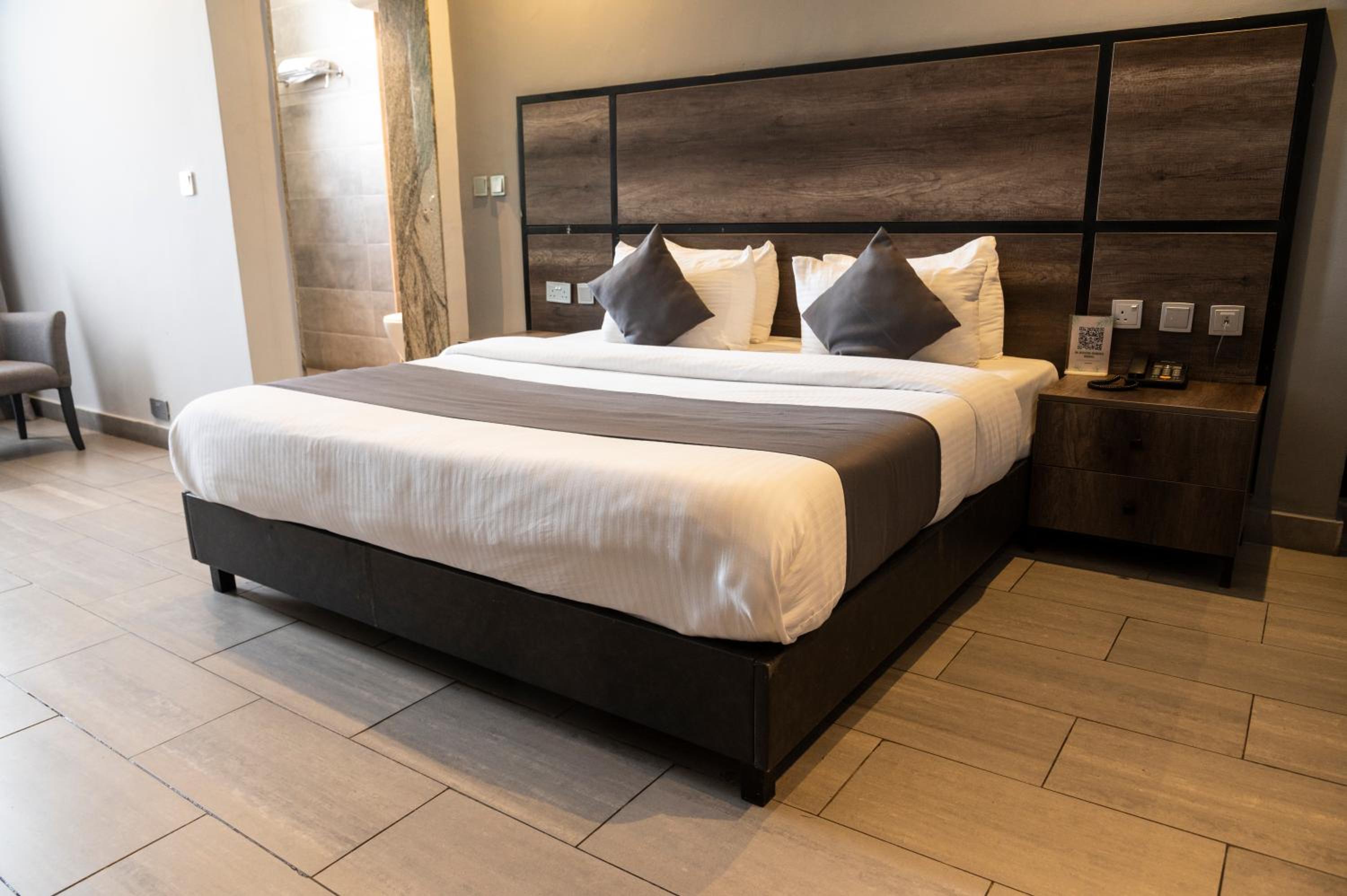 Standard Double Room "Deluxe"