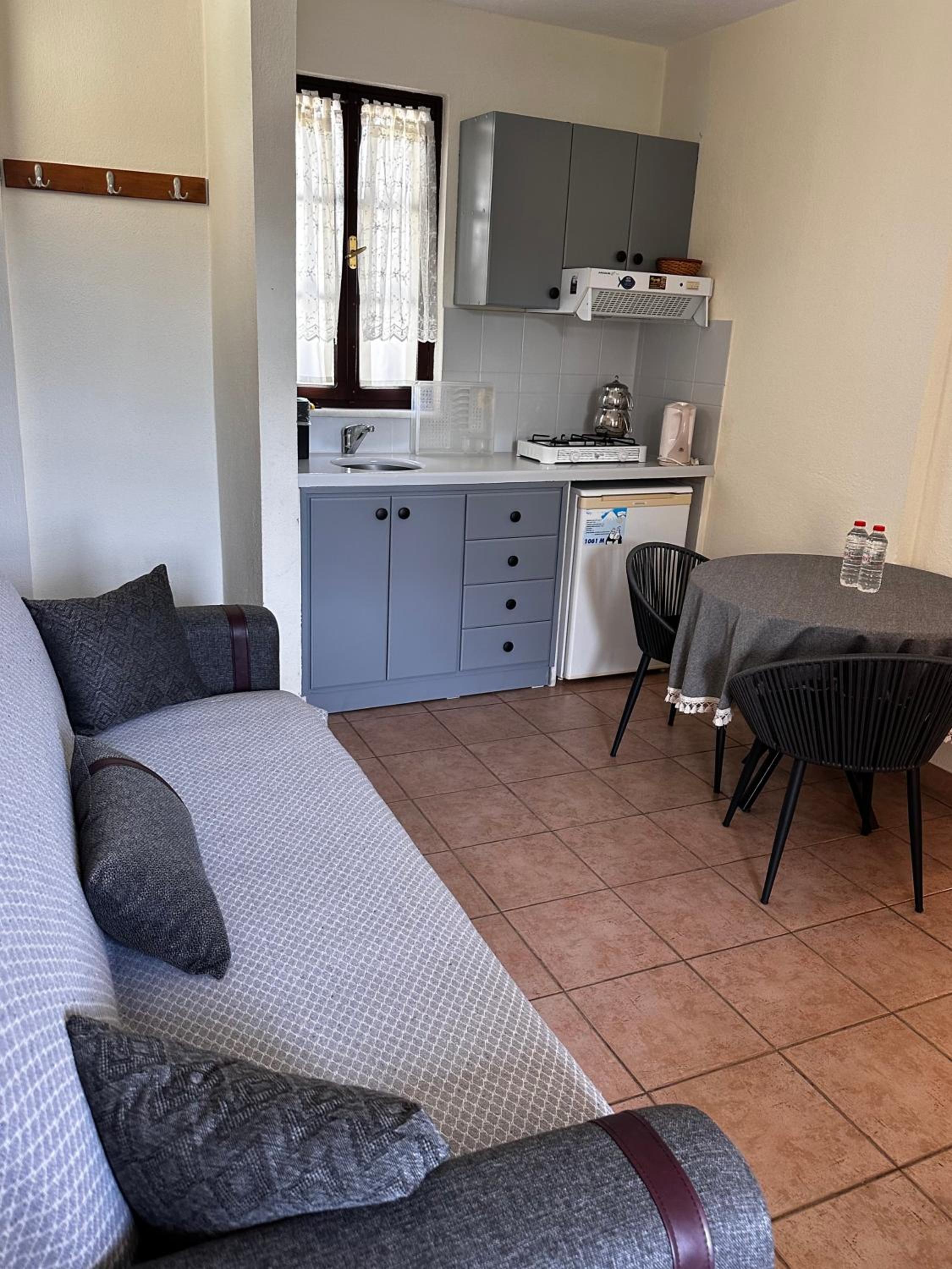 Quadruple Room with Balcony - Photo 3