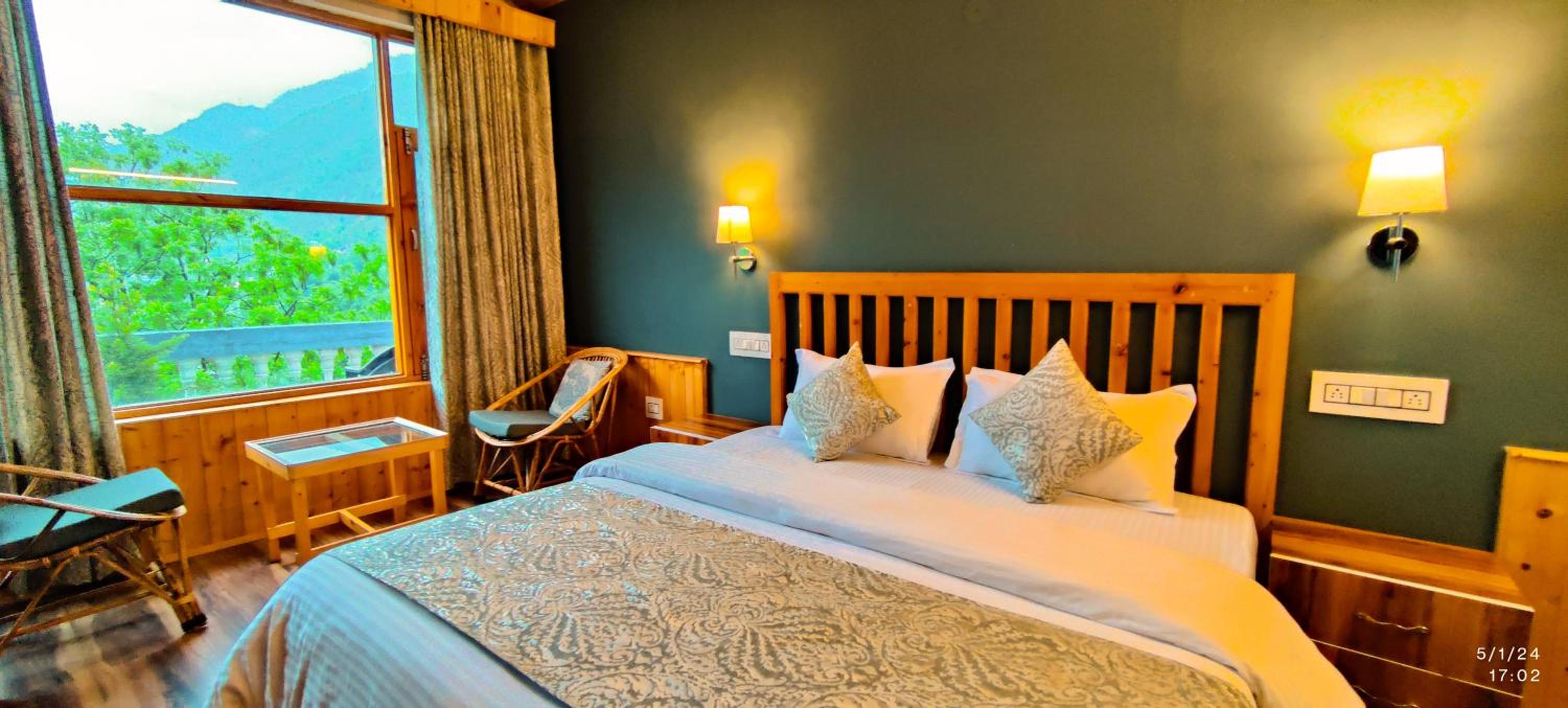 Double Room with Mountain View - Photo 21