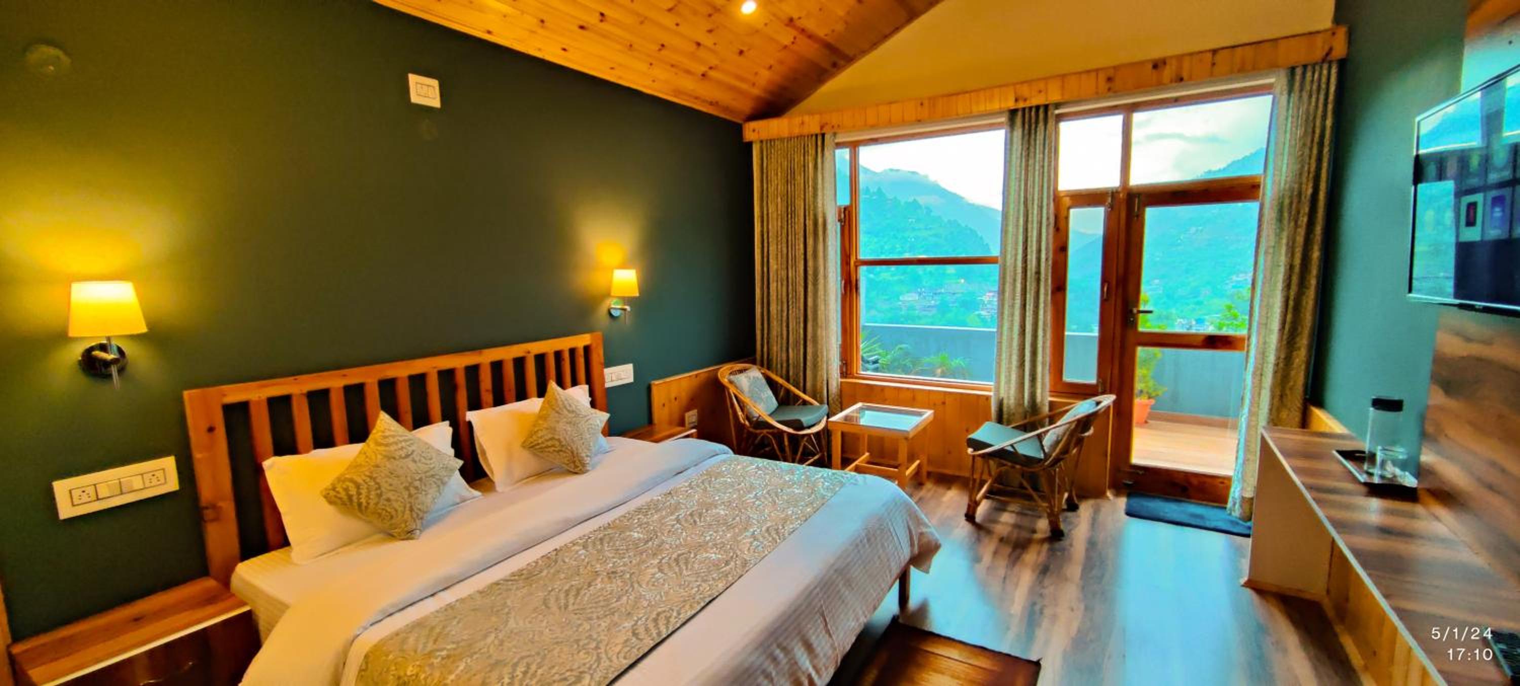 Double Room with Mountain View - Photo 30