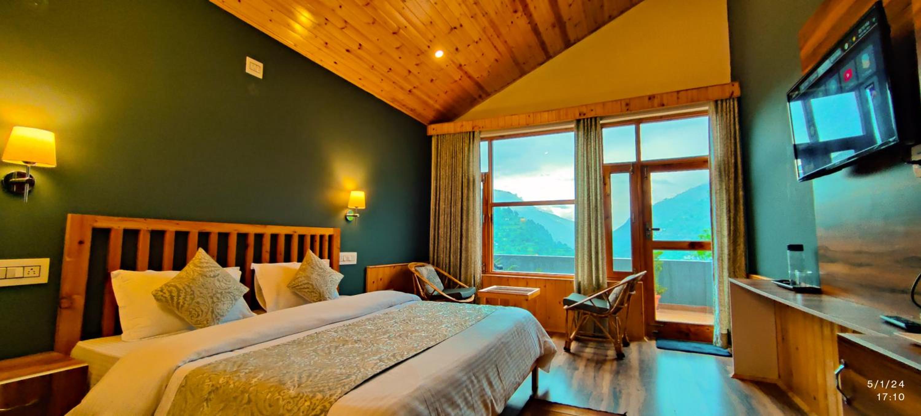 Double Room with Mountain View - Photo 26