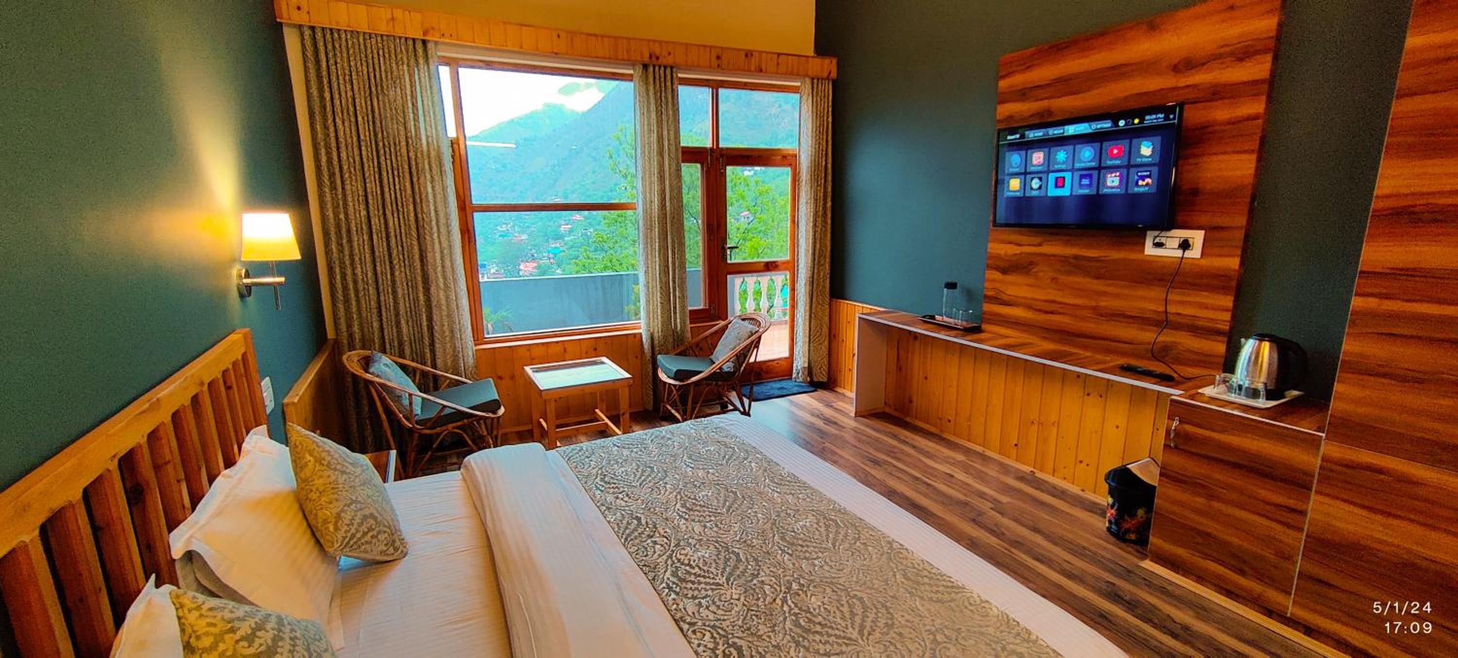 Double Room with Mountain View - Photo 24