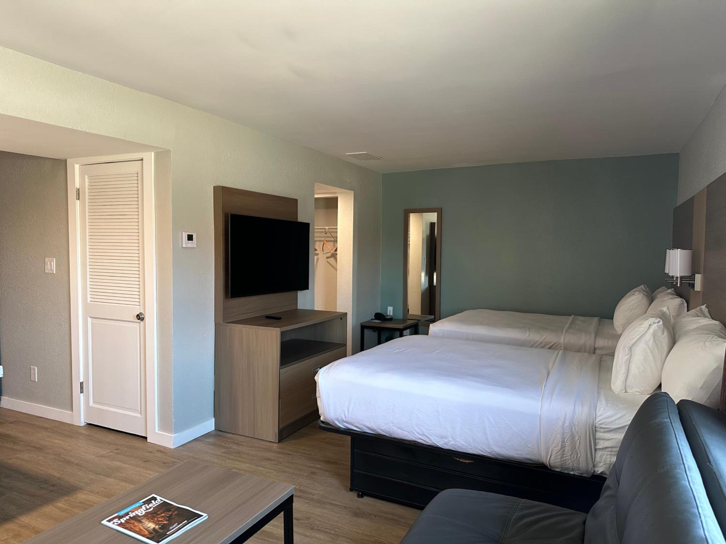 Suite, 2 Double Beds/ Non Smoking - Photo 1