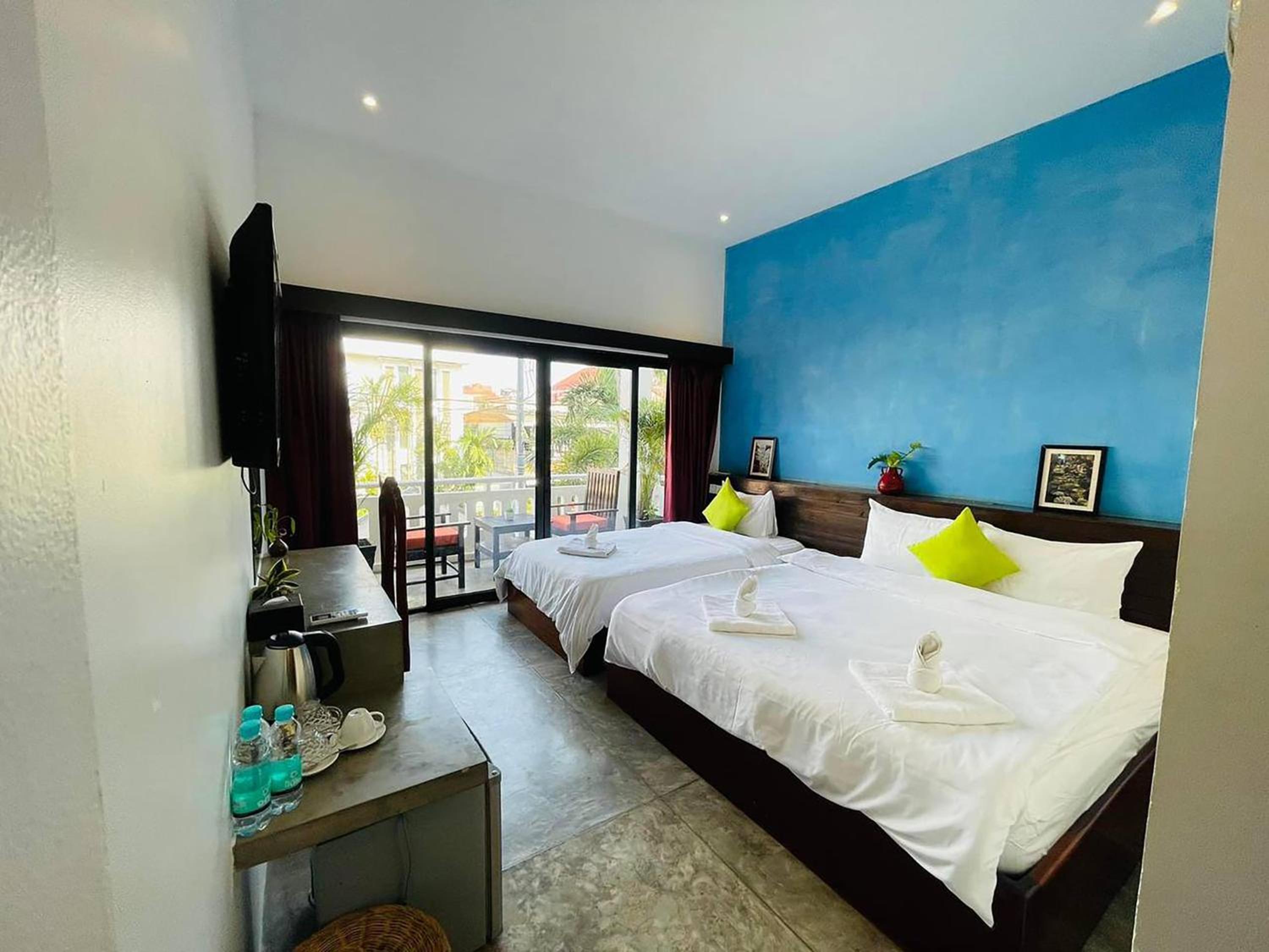 Deluxe Family Room - Photo 11