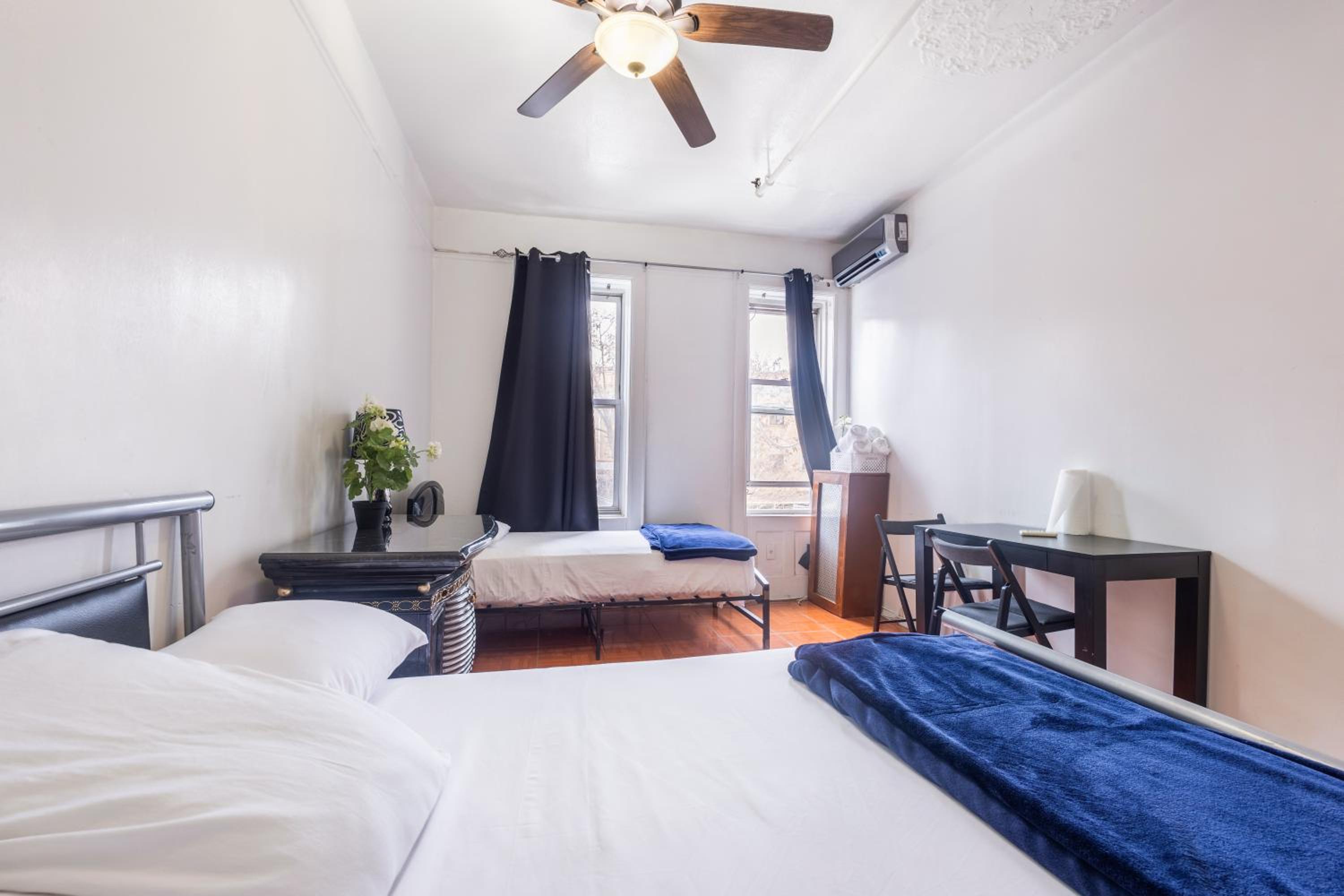 Triple Room with Private Bathroom photo 2
