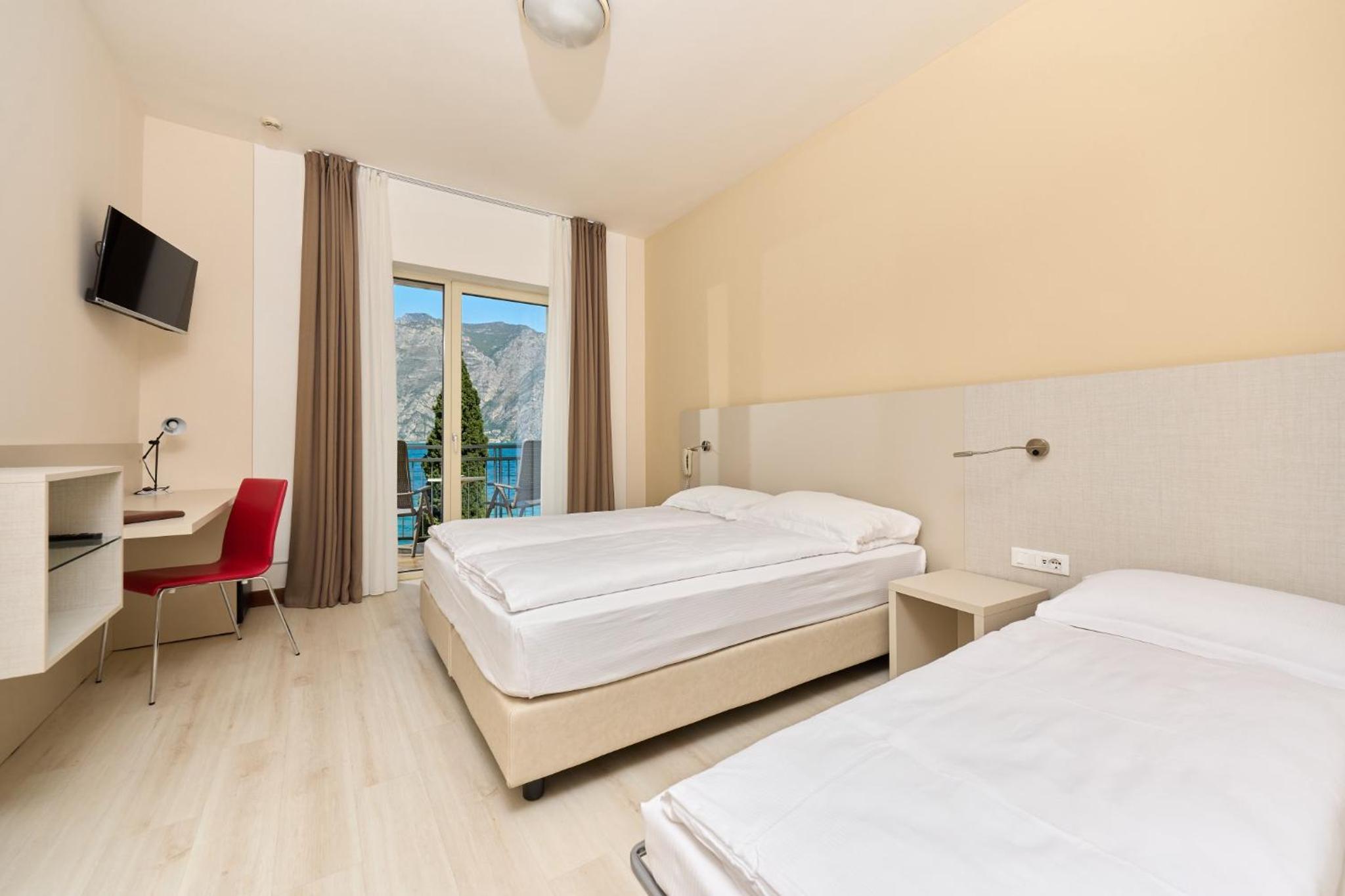Triple Room with Lake View