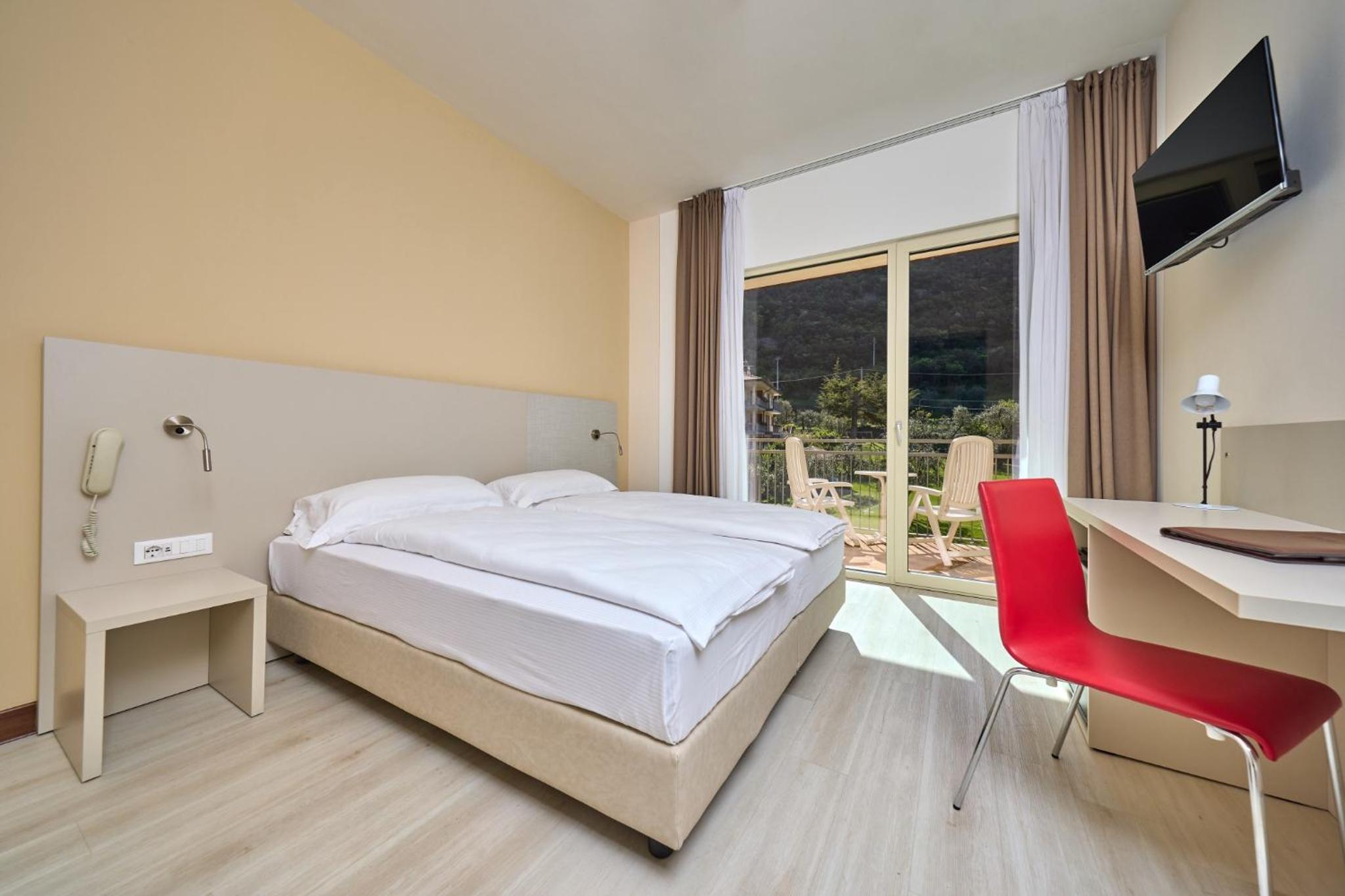 Double or Twin Room with Garden View photo 3