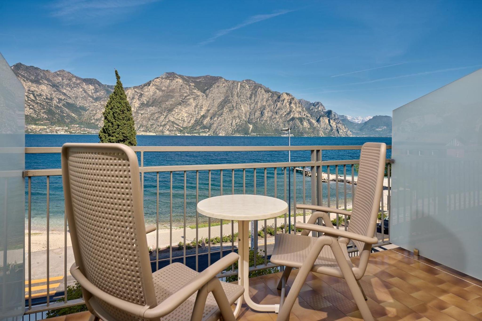 Triple Room with Lake View photo 3
