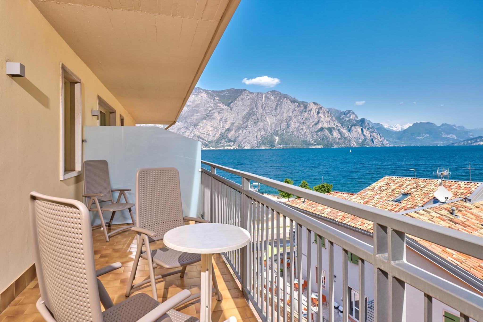 Triple Room with Lake View photo 2