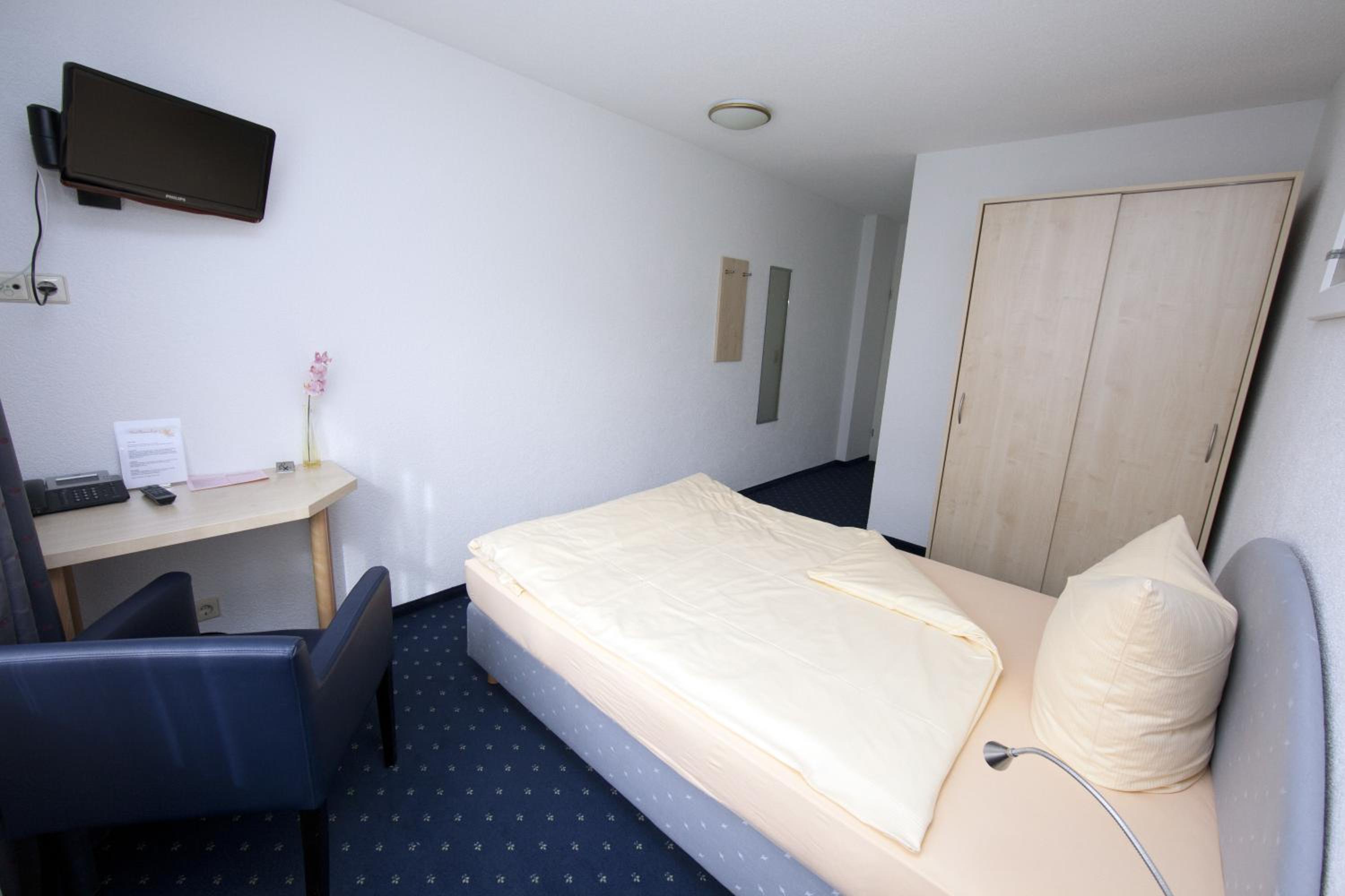 Single Room photo 2