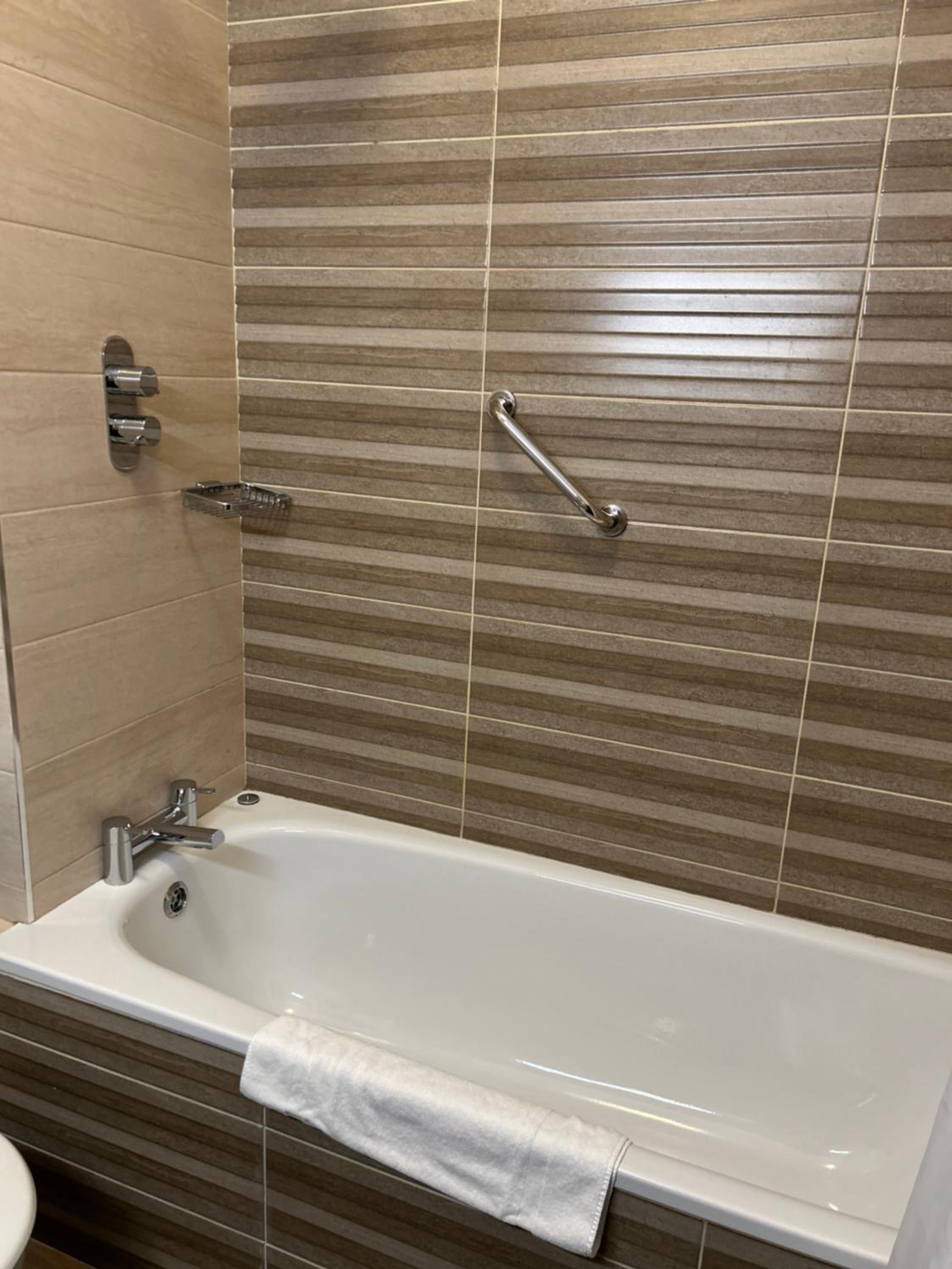 Twin Room - Photo 4