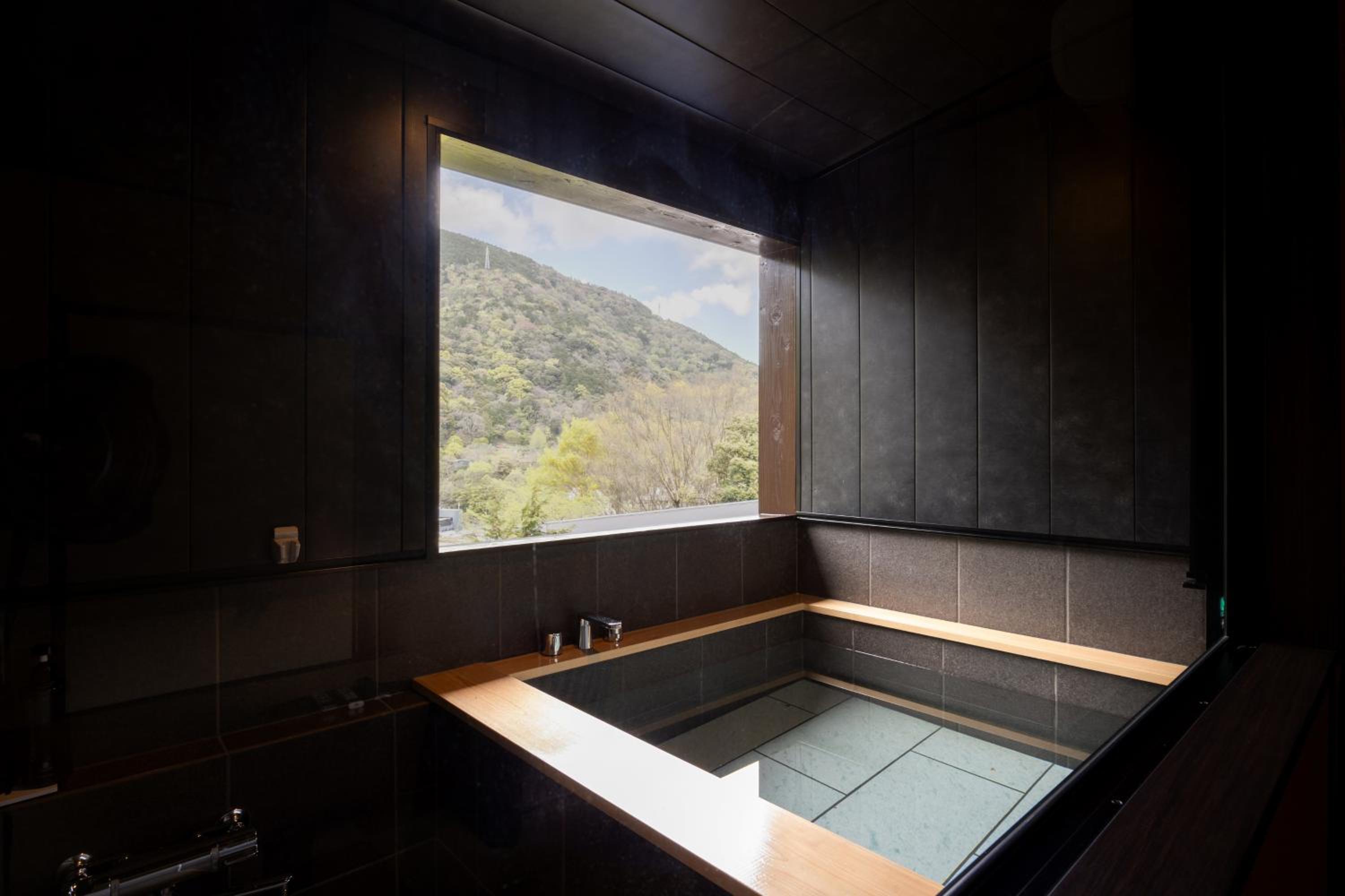 Quadruple Room with Private External Bathroom - Photo 4