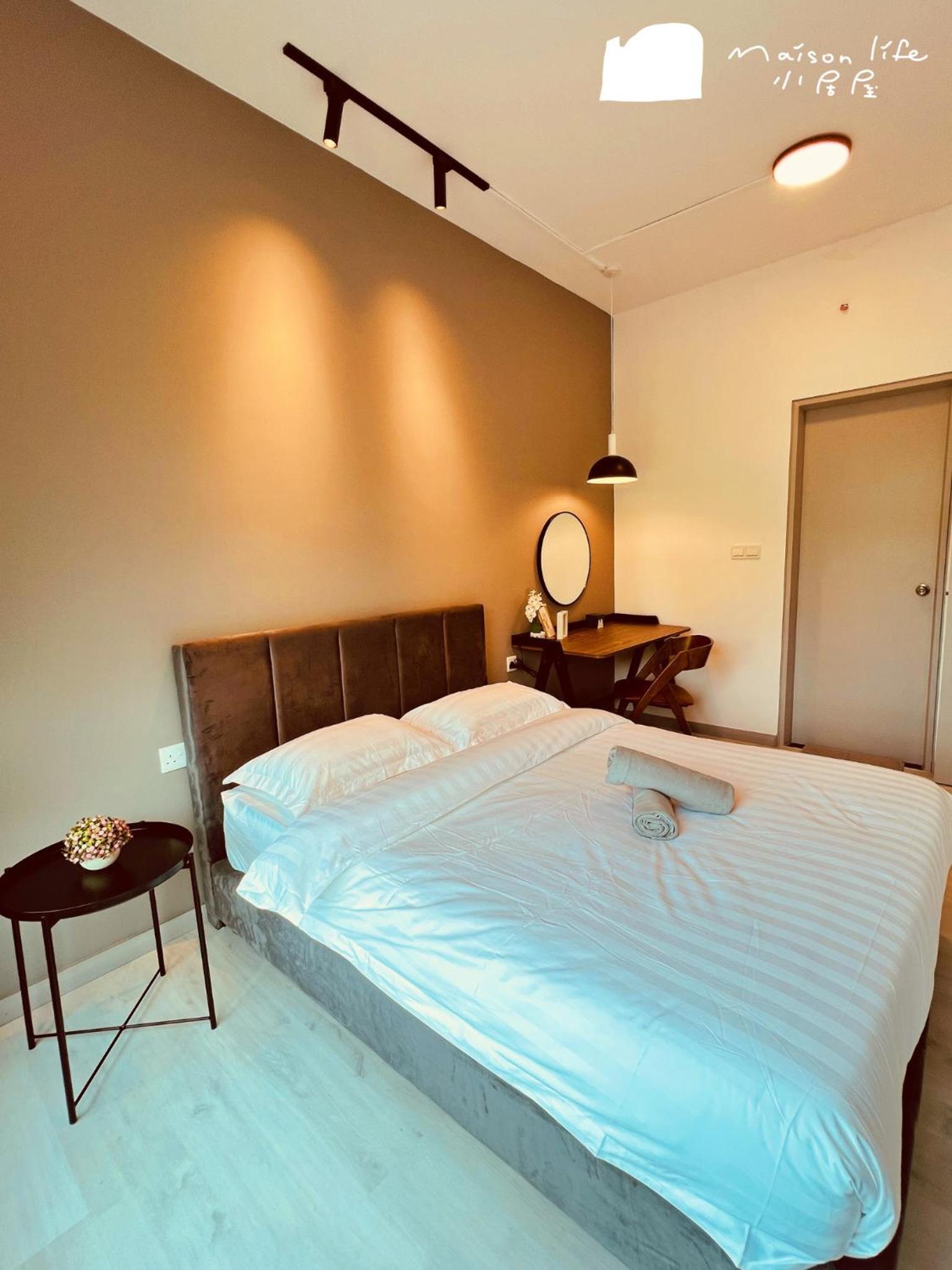 Apartment with City View photo 2