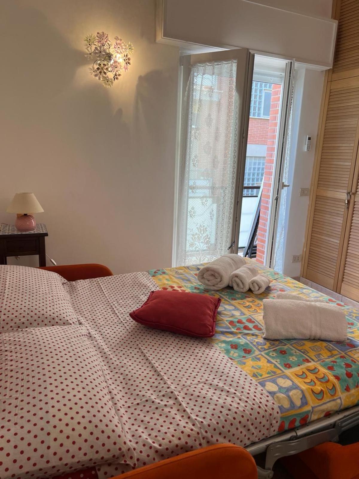One-Bedroom Apartment with Balcony