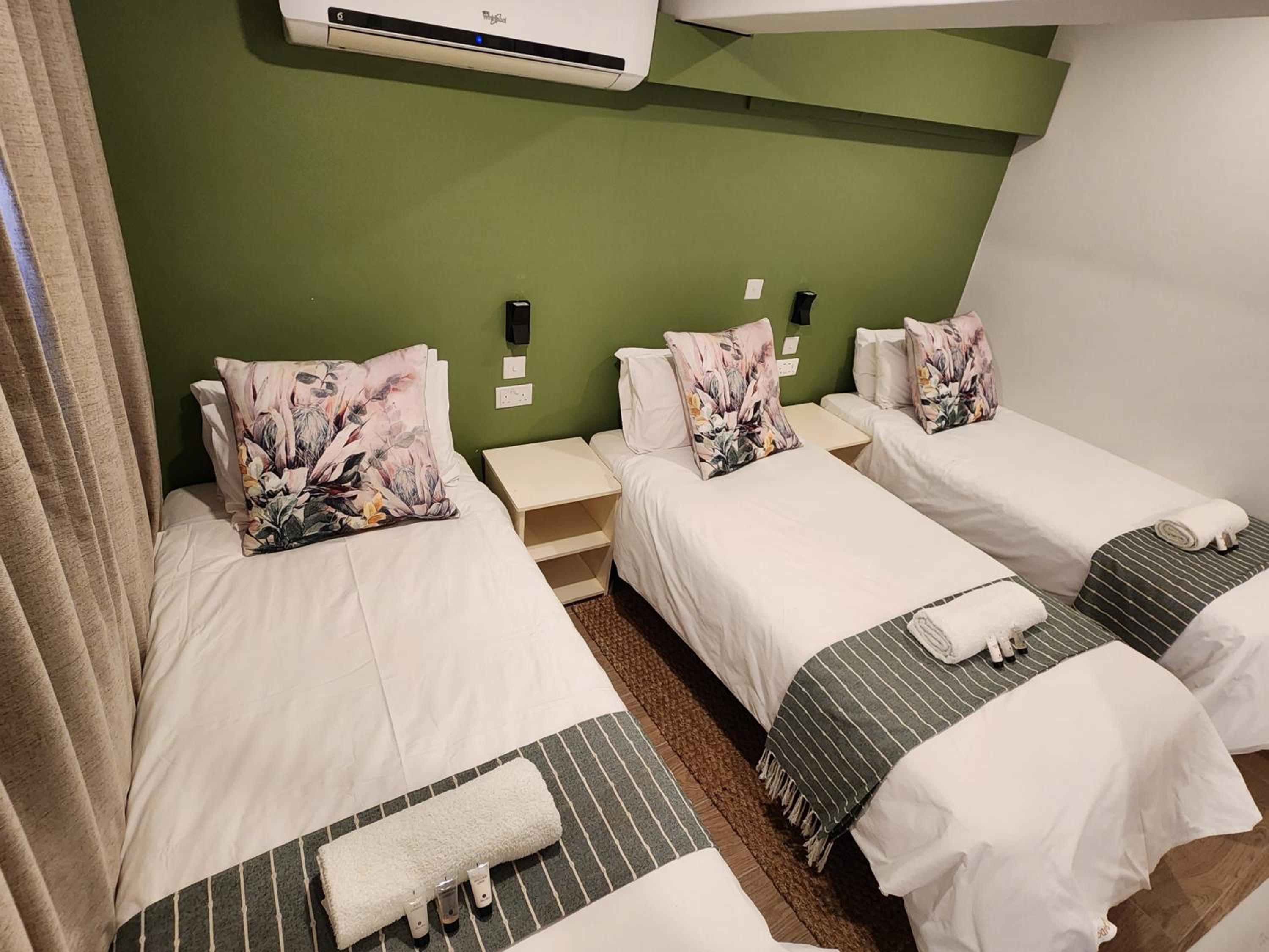 Standard Triple Room photo 3