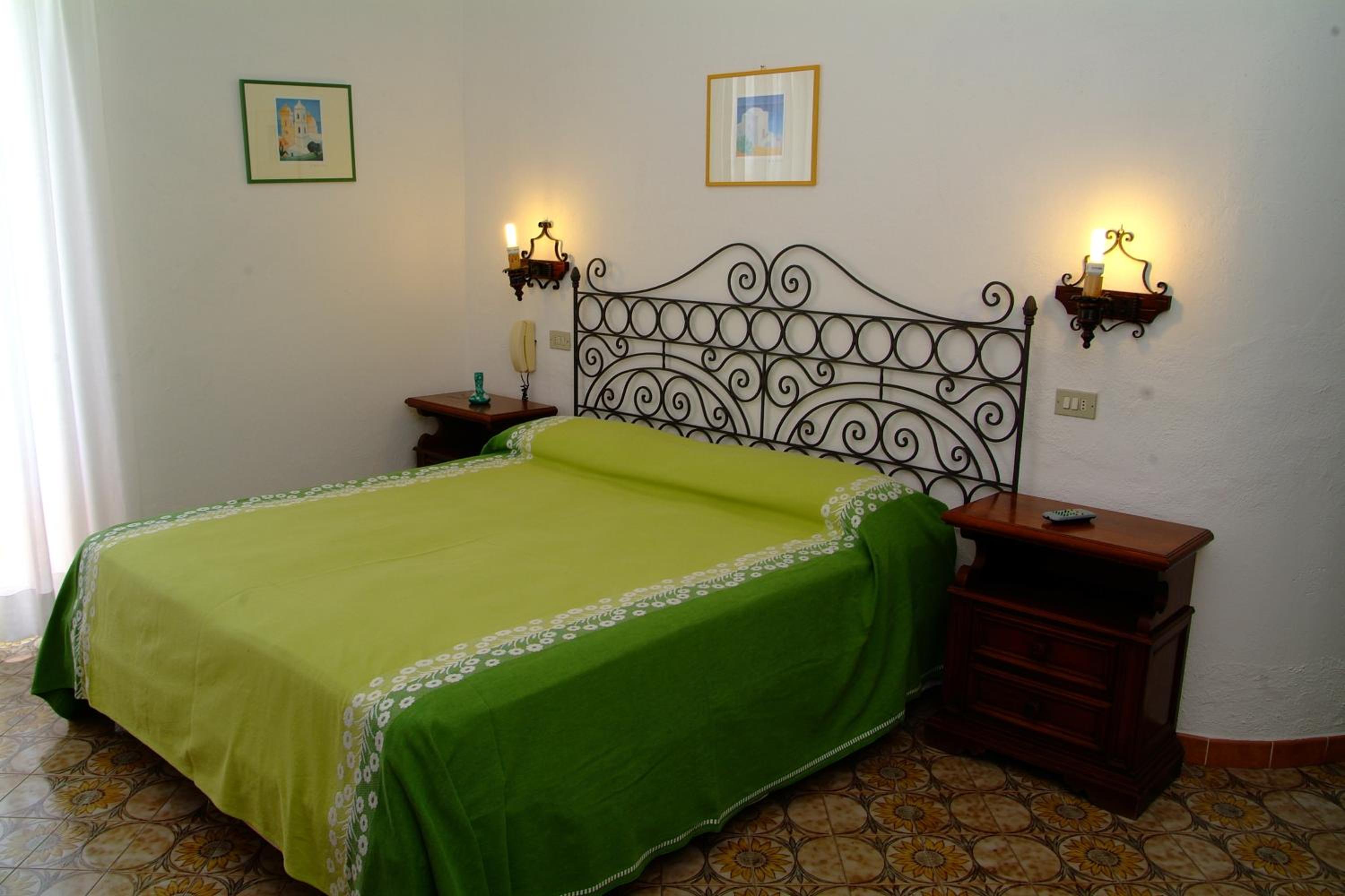 Double Room - Photo 5